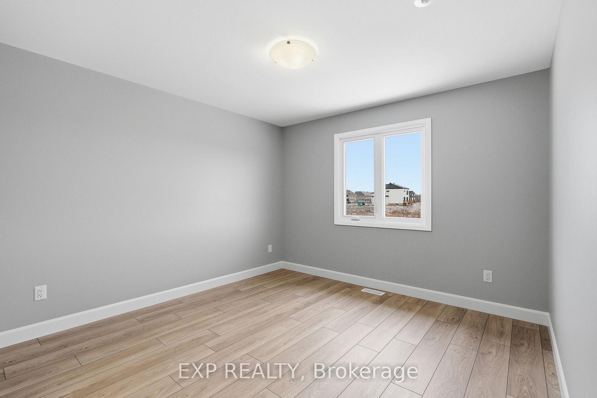 985 Katia Street photo 15