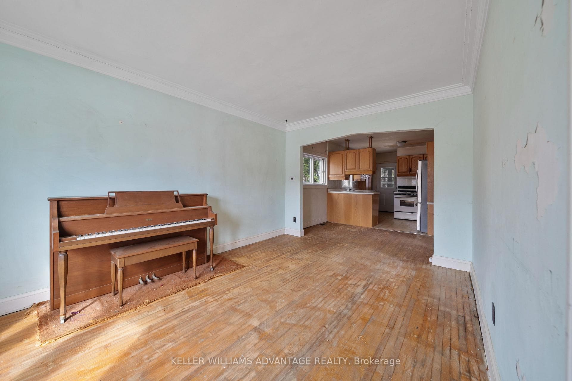 90 Hollis Avenue photo 4