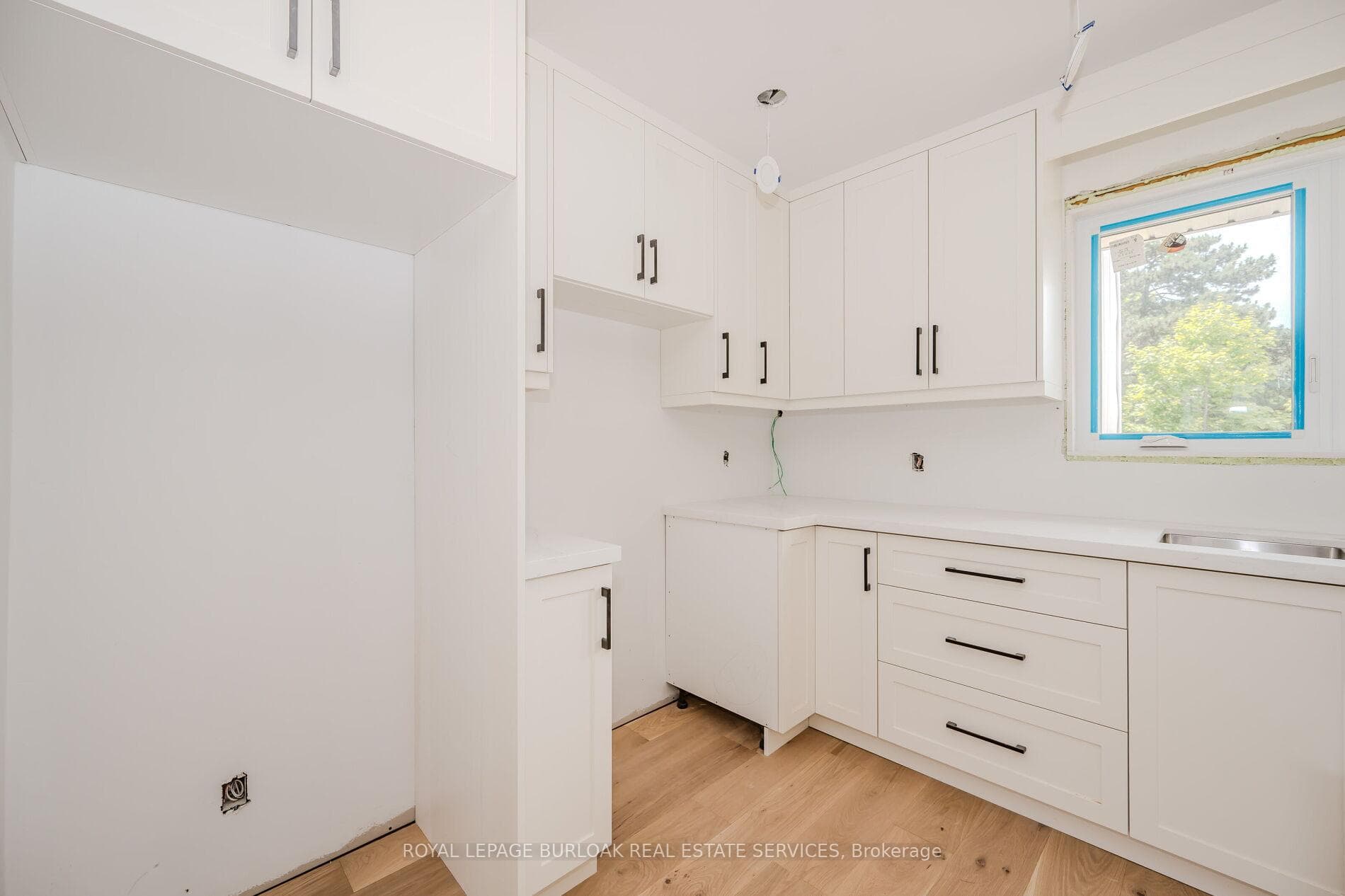 640 Dynes Road photo 18