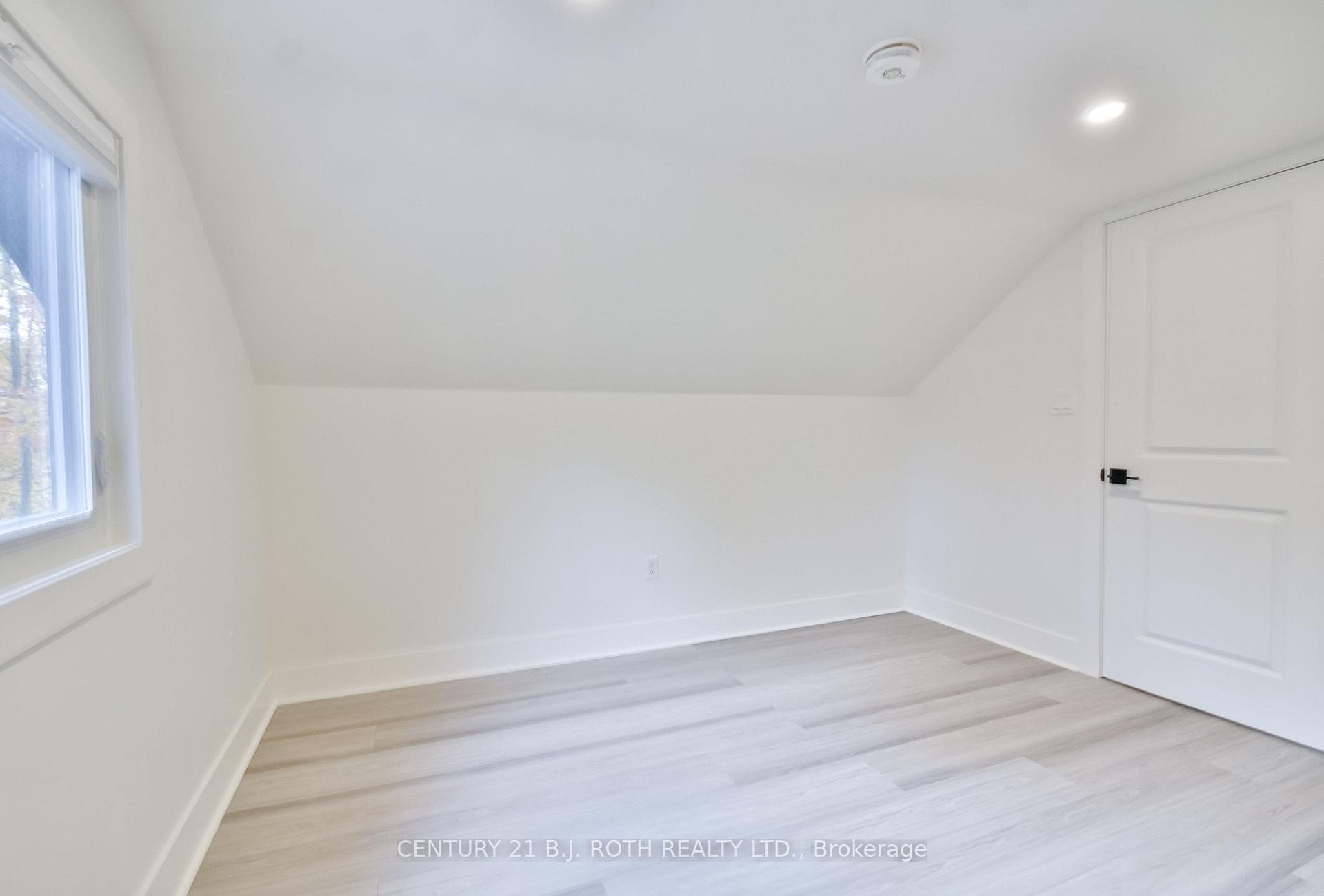 10 Slalom Drive Unit Suite photo 9