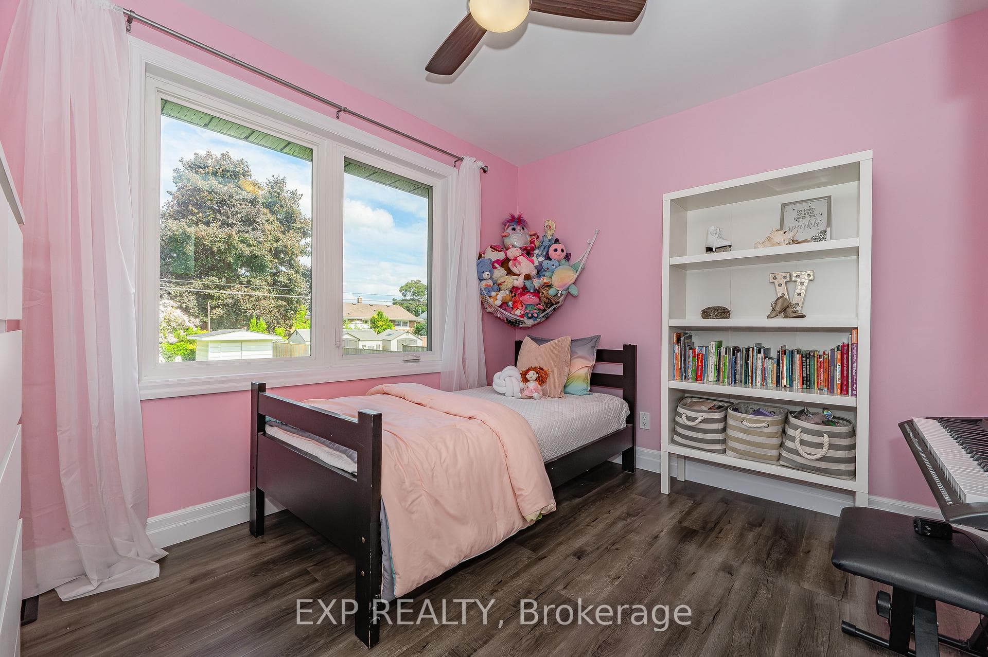 69 Christopher Drive photo 18