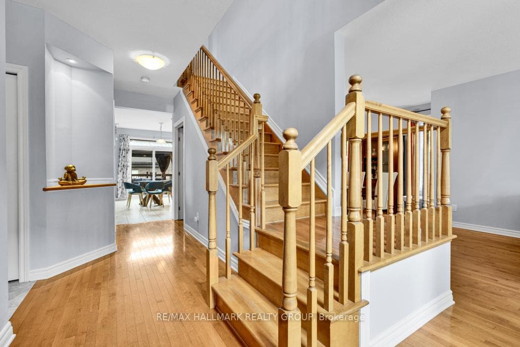 Gorgeous hardwood staircase.