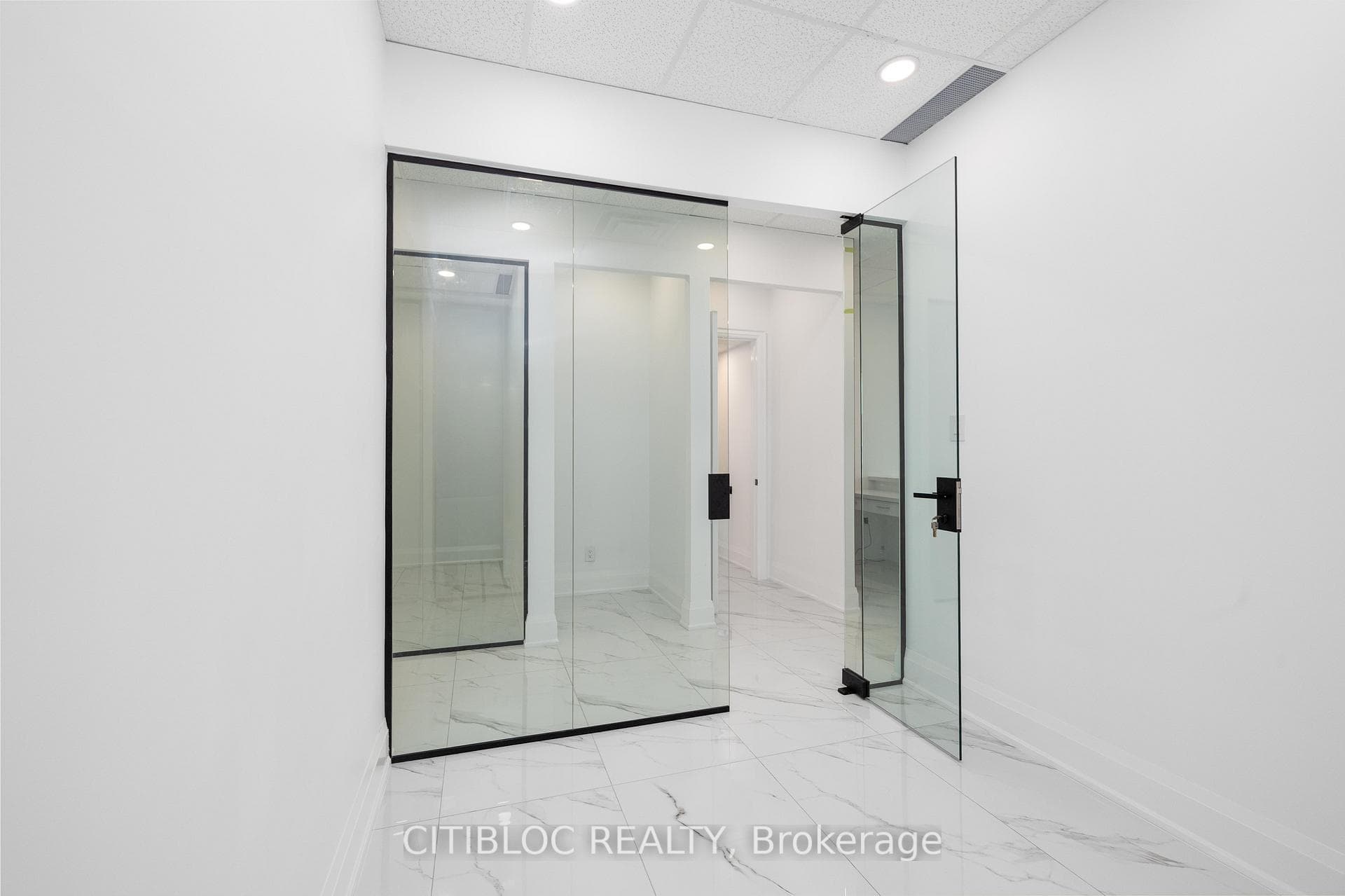 7003 Steeles Avenue Unit 12 photo 16