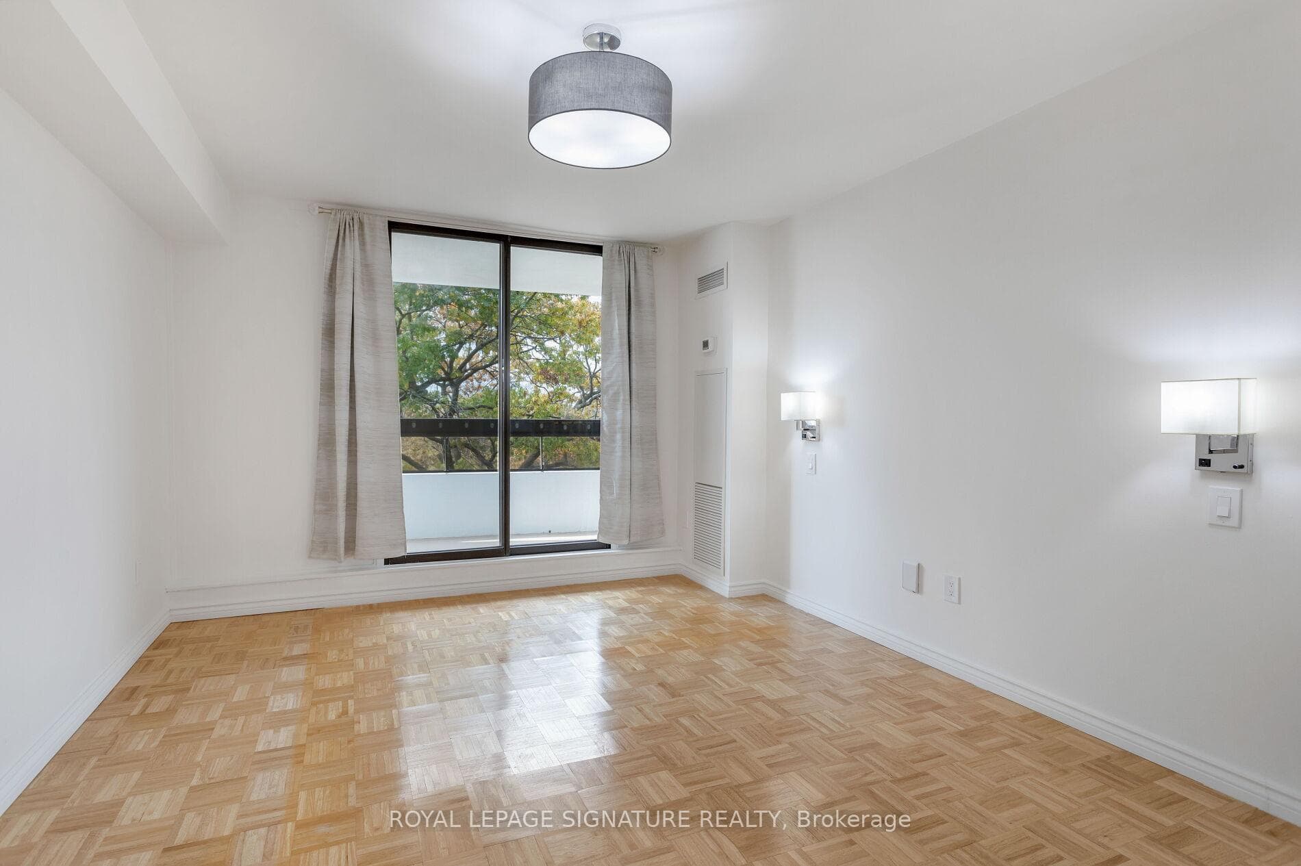 80 Quebec Avenue Unit 608 photo 30