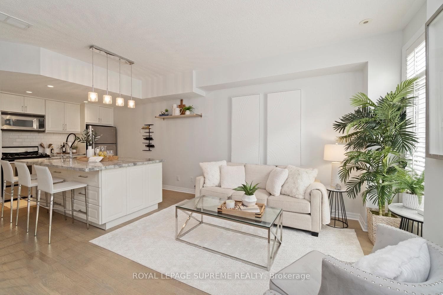 6 Wellesley Place Unit 37 photo 3