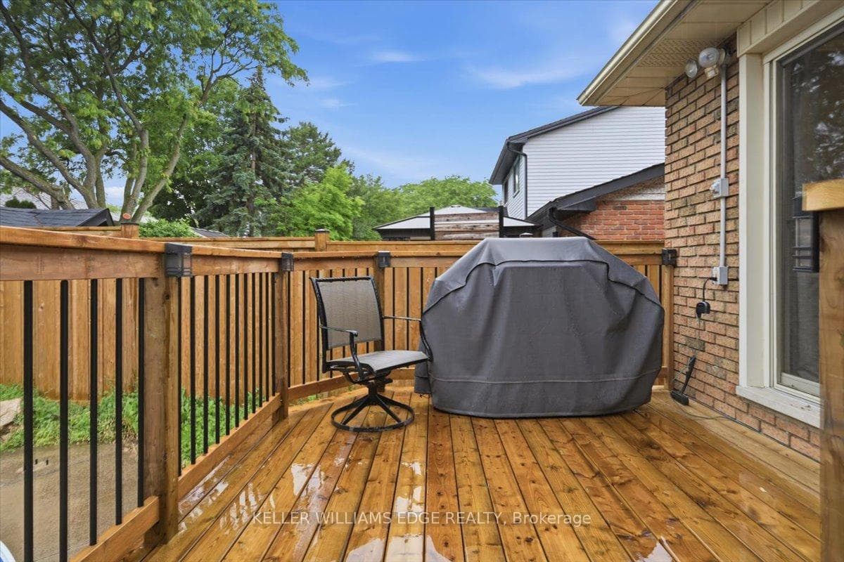 1334 Wiltshire Avenue photo 45