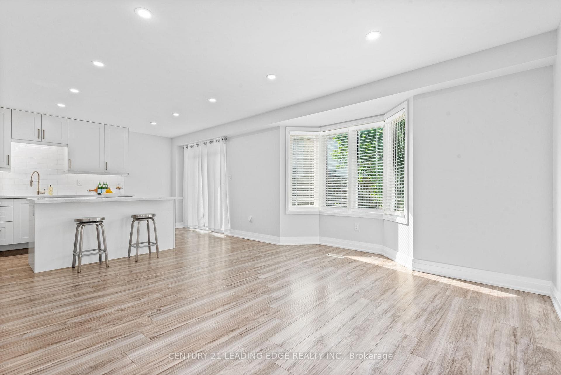 152 Norland Circle photo 12