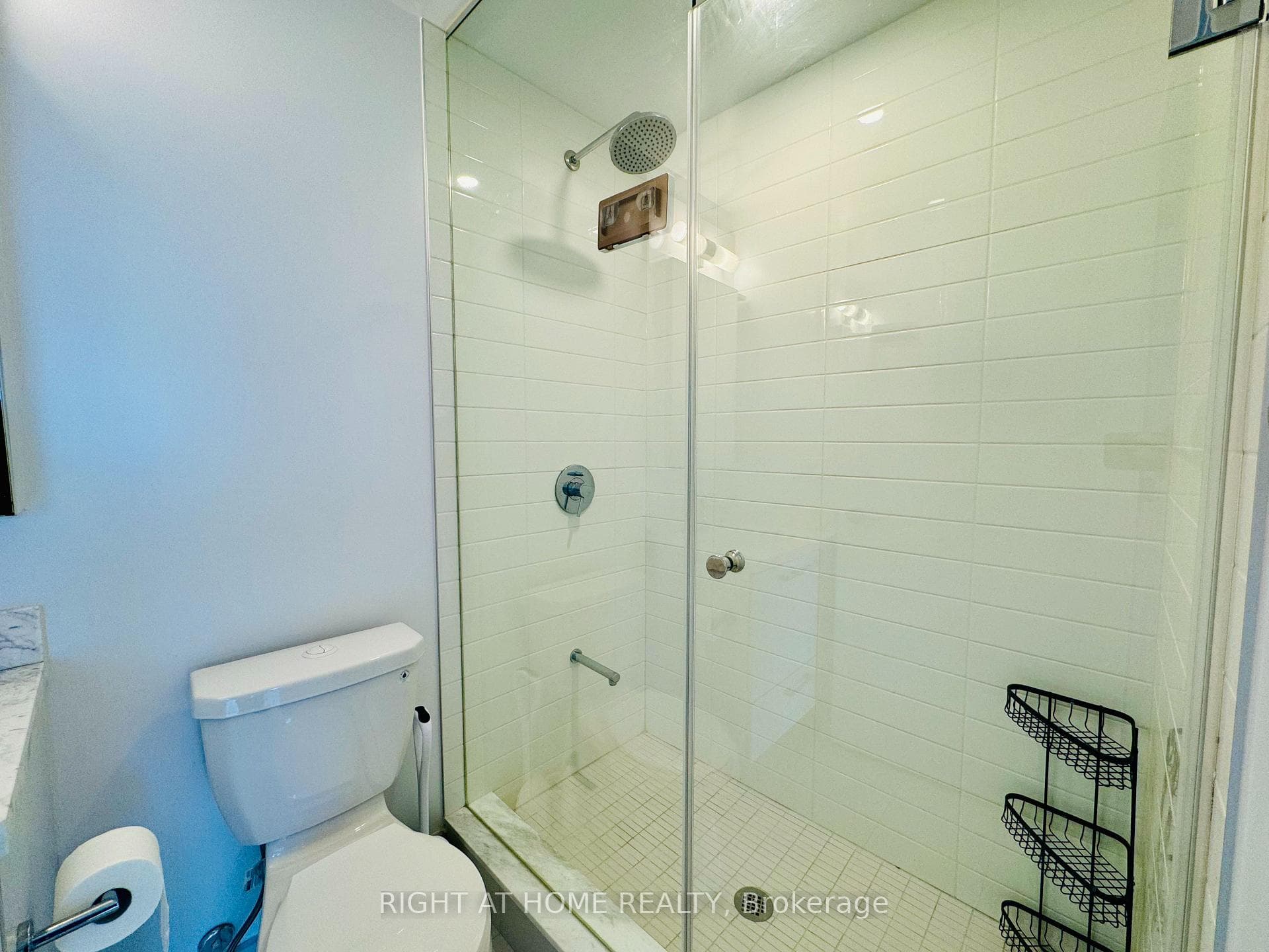 2221 Yonge Street Unit 2503 photo 18