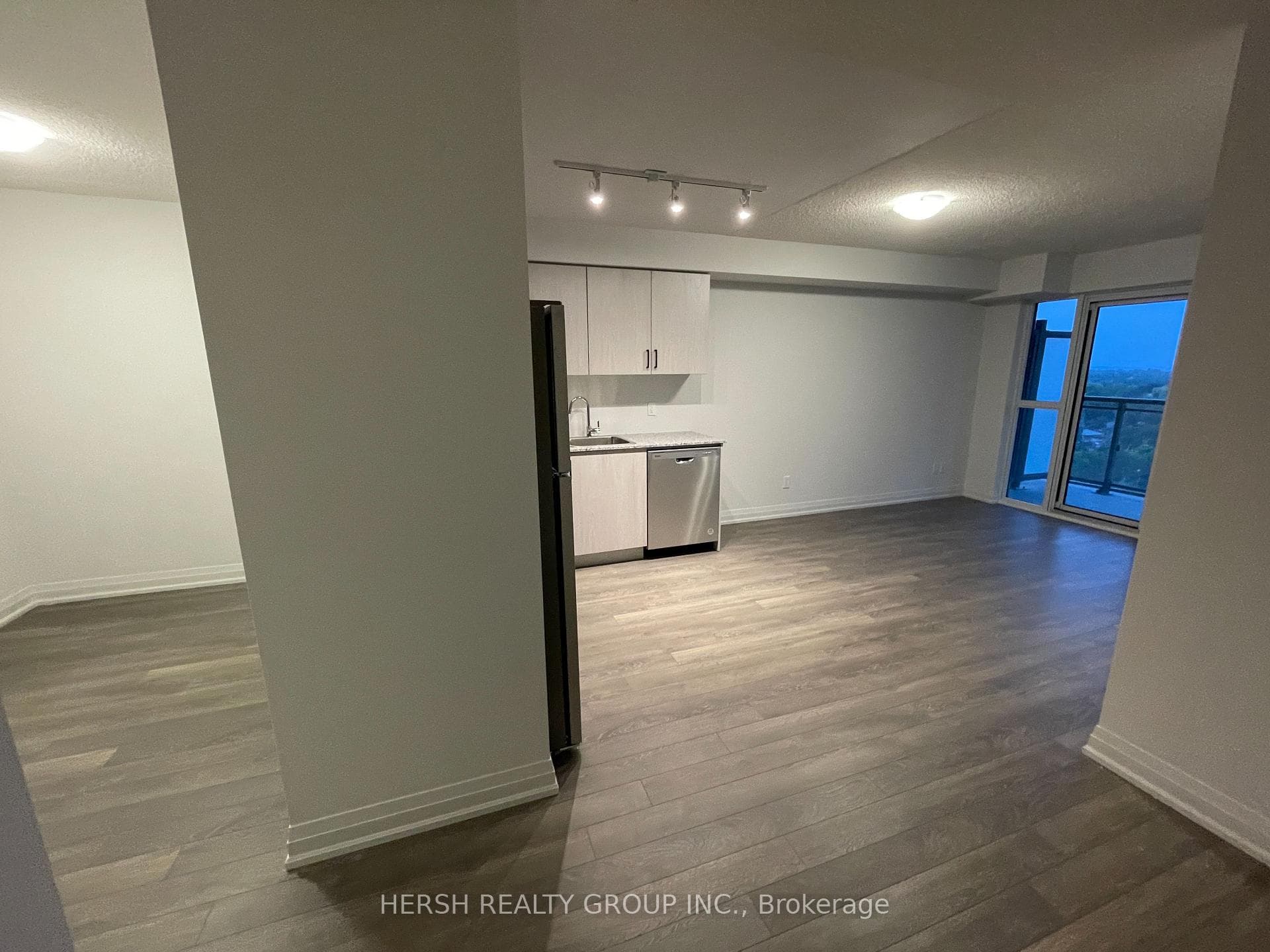 20 Meadowglen Place Unit 2102 photo 11