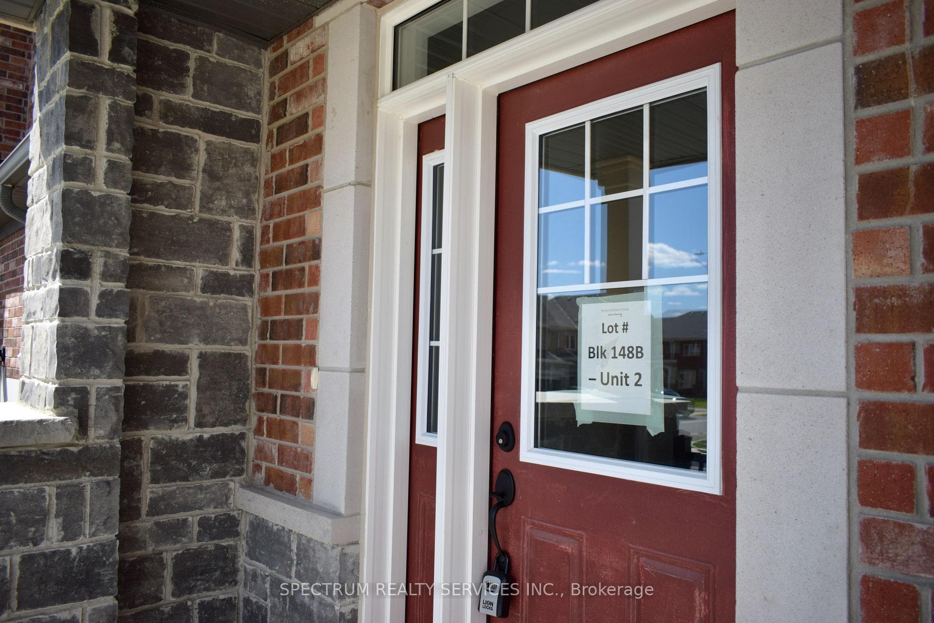 2162 Grainger Loop photo 4