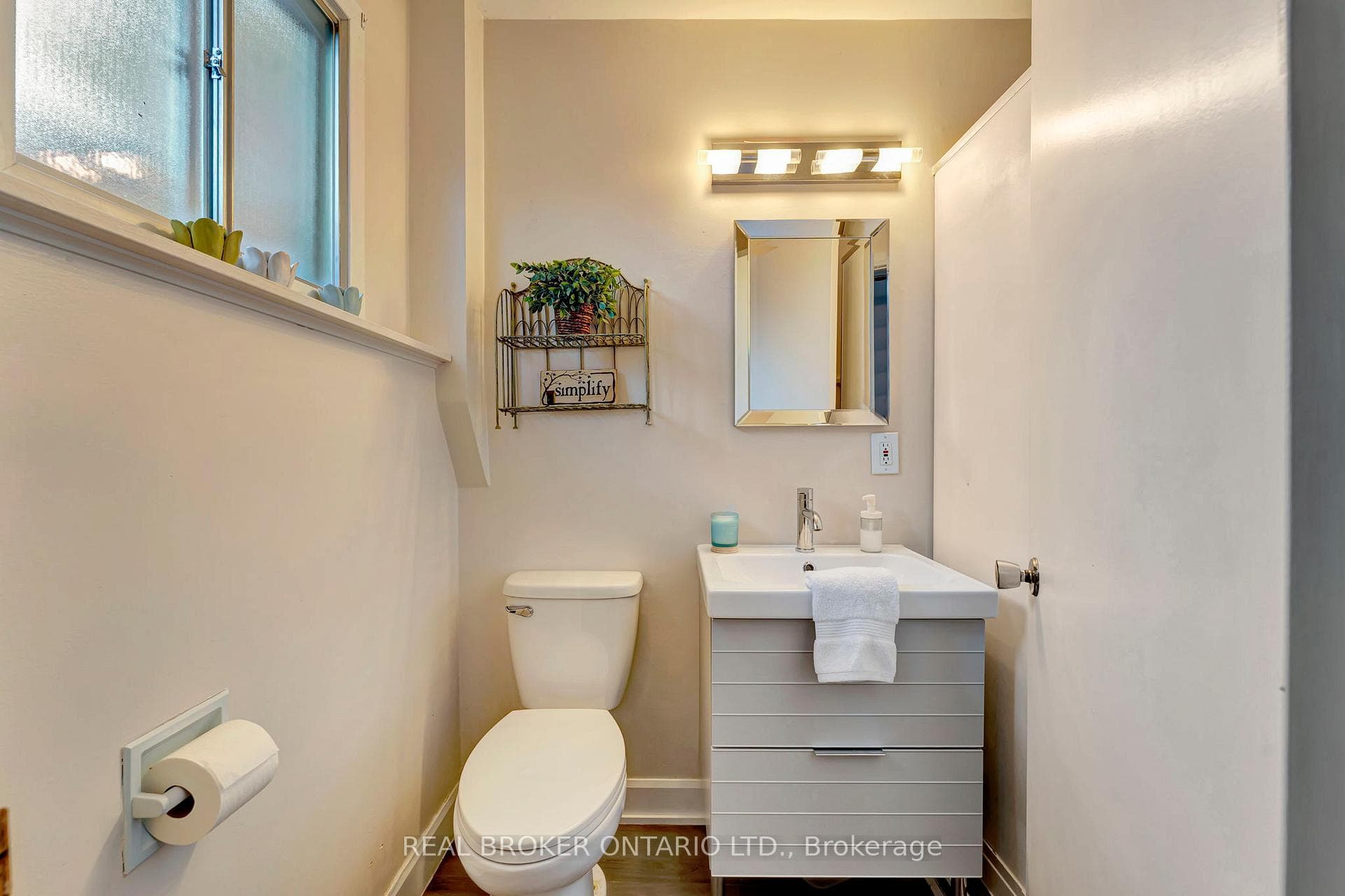 64 Farringford Drive photo 27