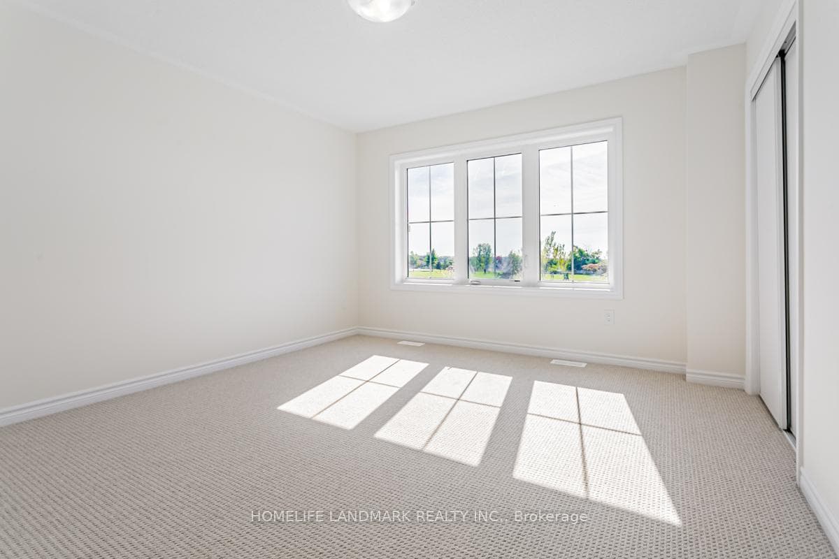 672 Grand Ridge Avenue photo 15
