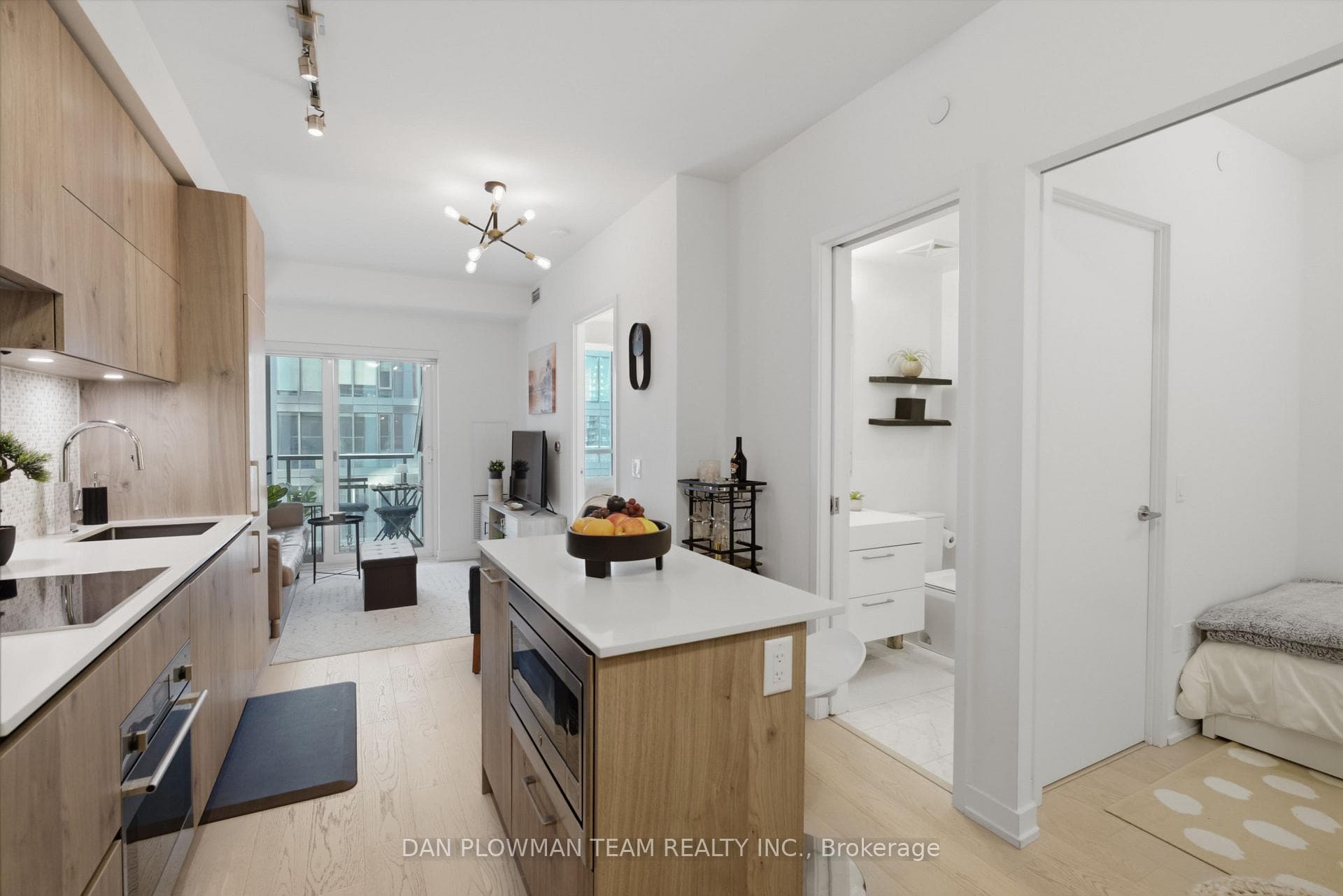 1 Yorkville Avenue Unit 901 photo 5