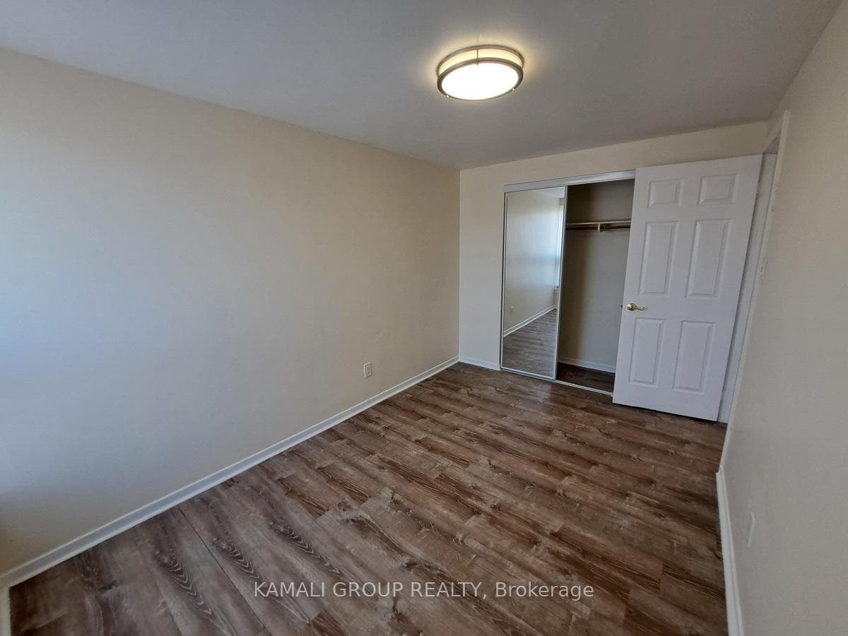 262 John Garland Boulevard photo 13