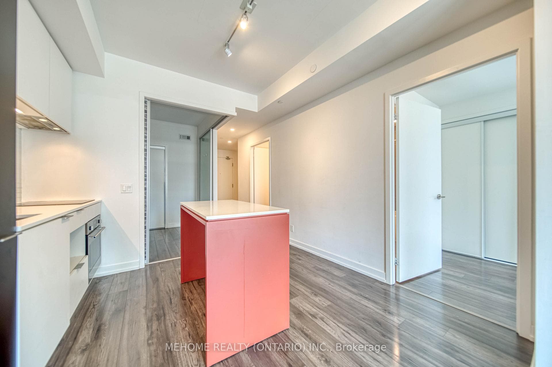 33 Helendale Avenue Unit 1307 photo 15
