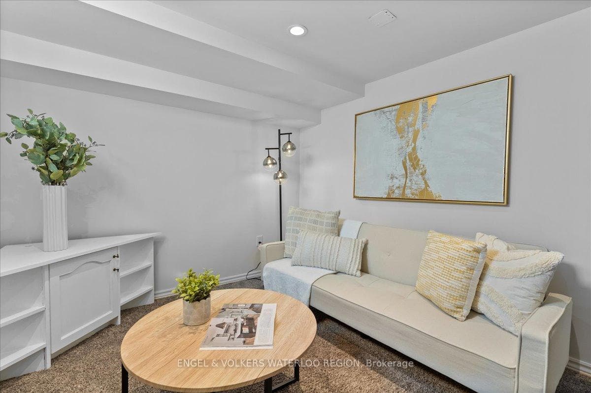 11 Barrett Avenue photo 28