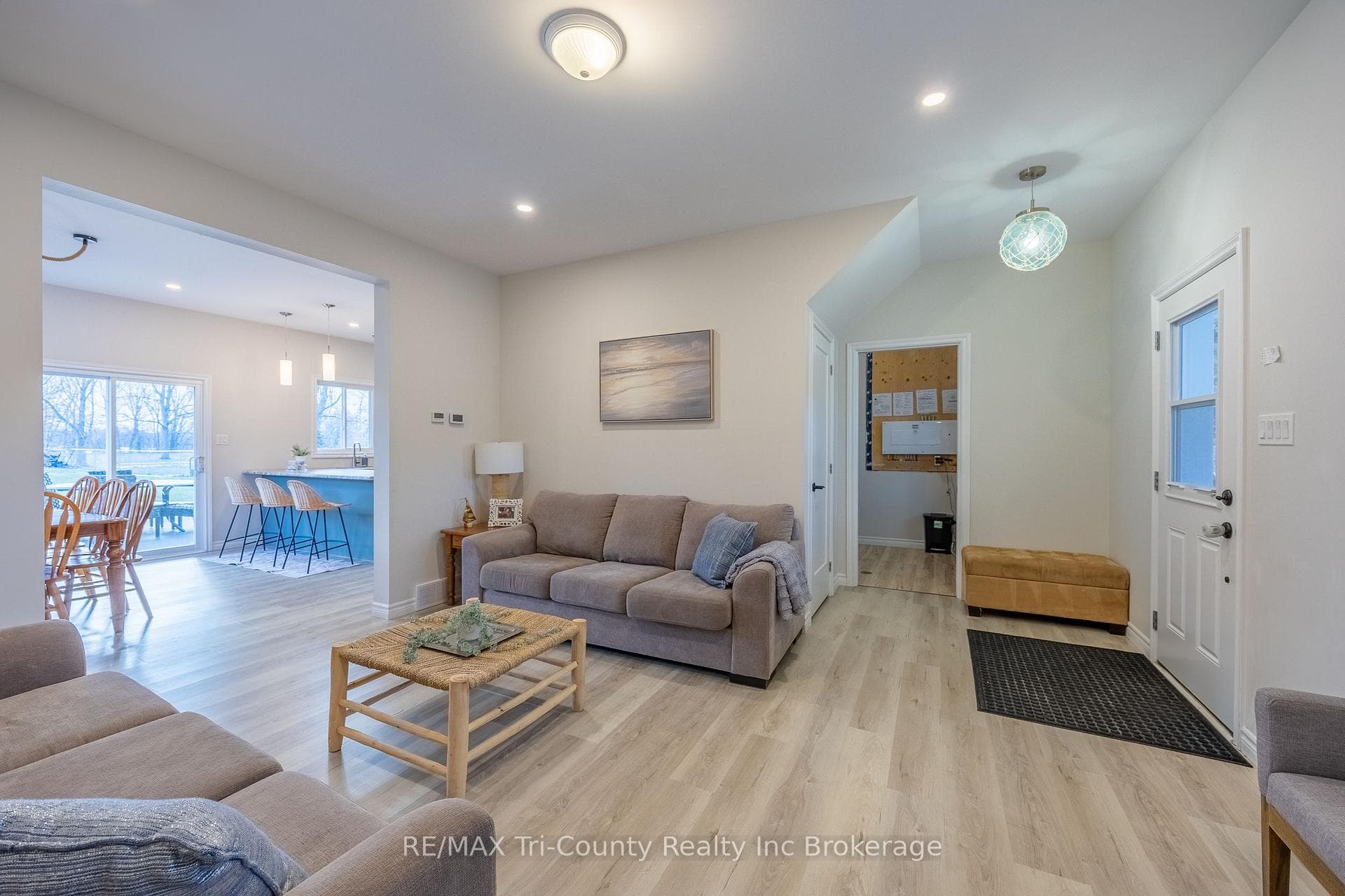 6 Addison Street photo 5