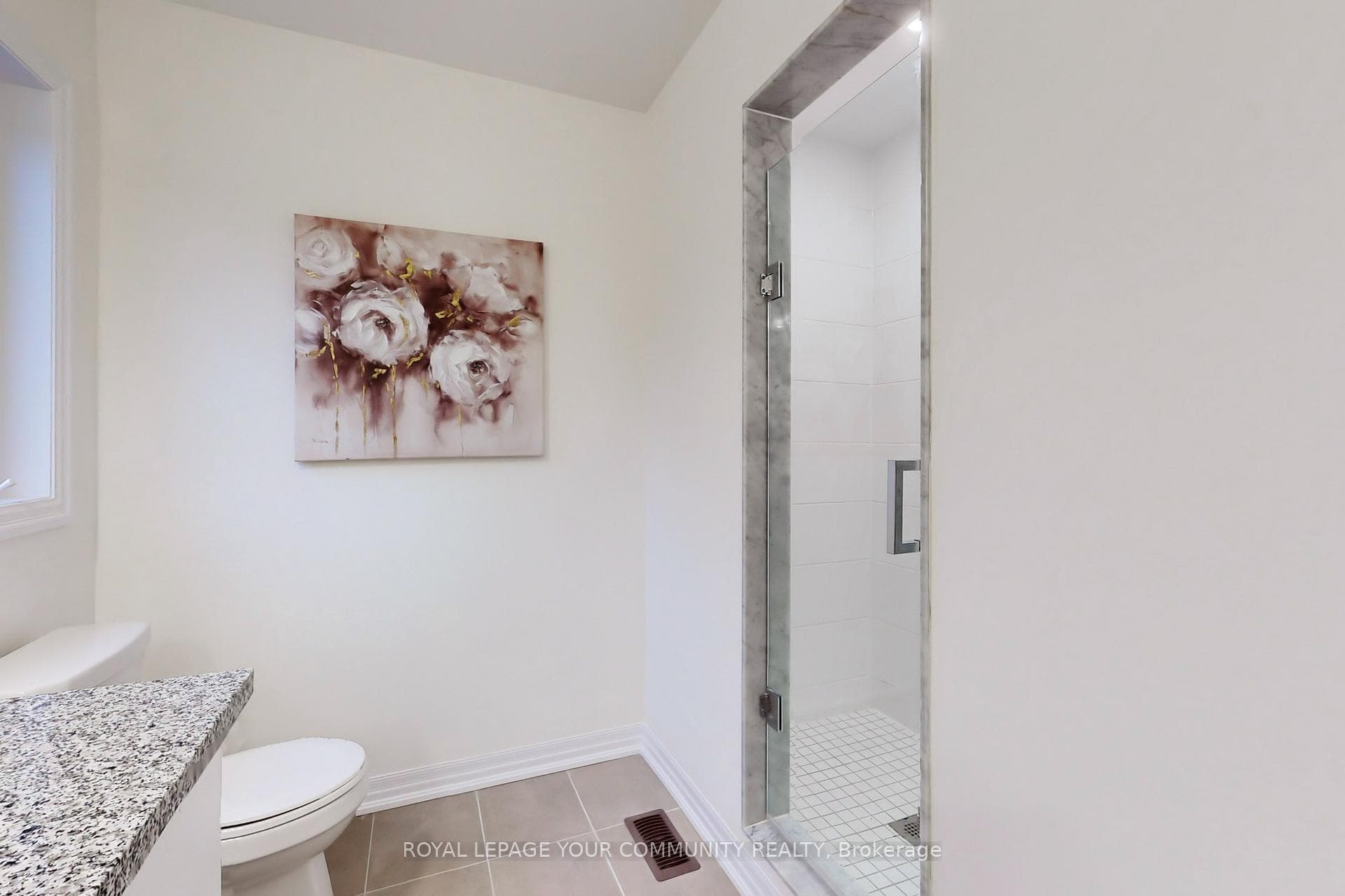 14 Northrop Avenue photo 25