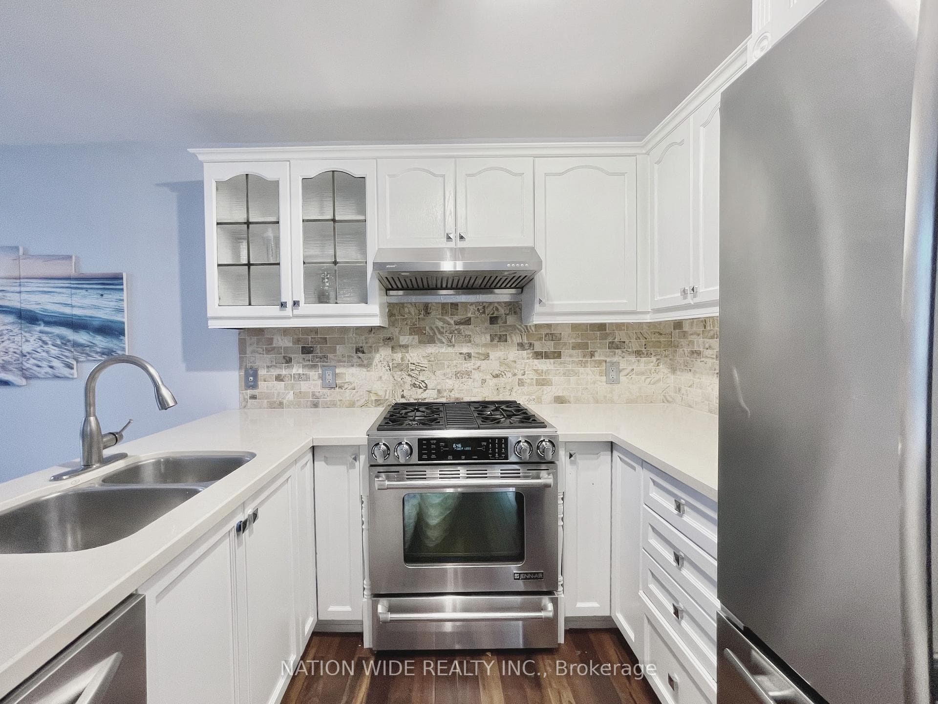 507 Dunlop Street photo 11