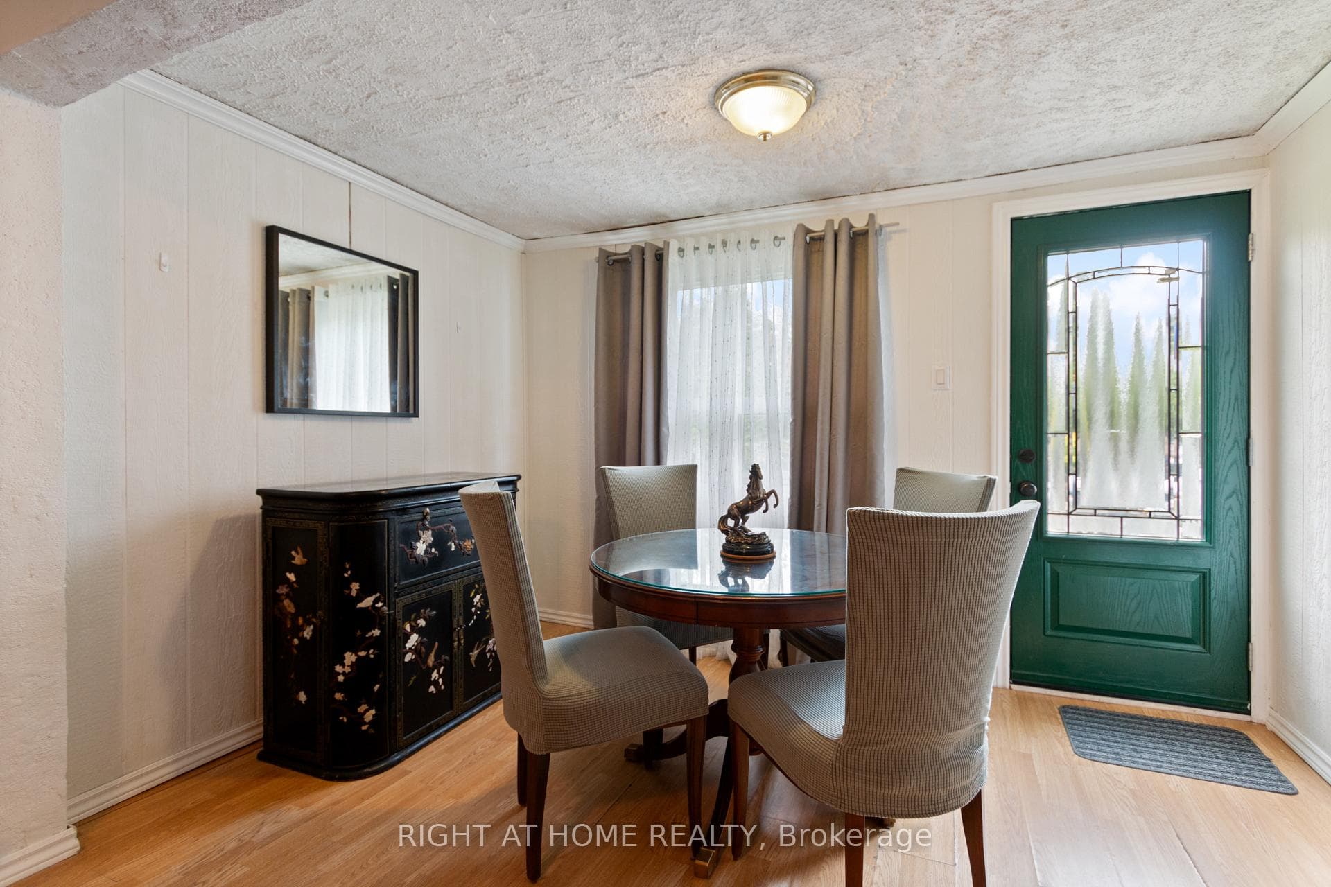147 Harvie Avenue photo 7