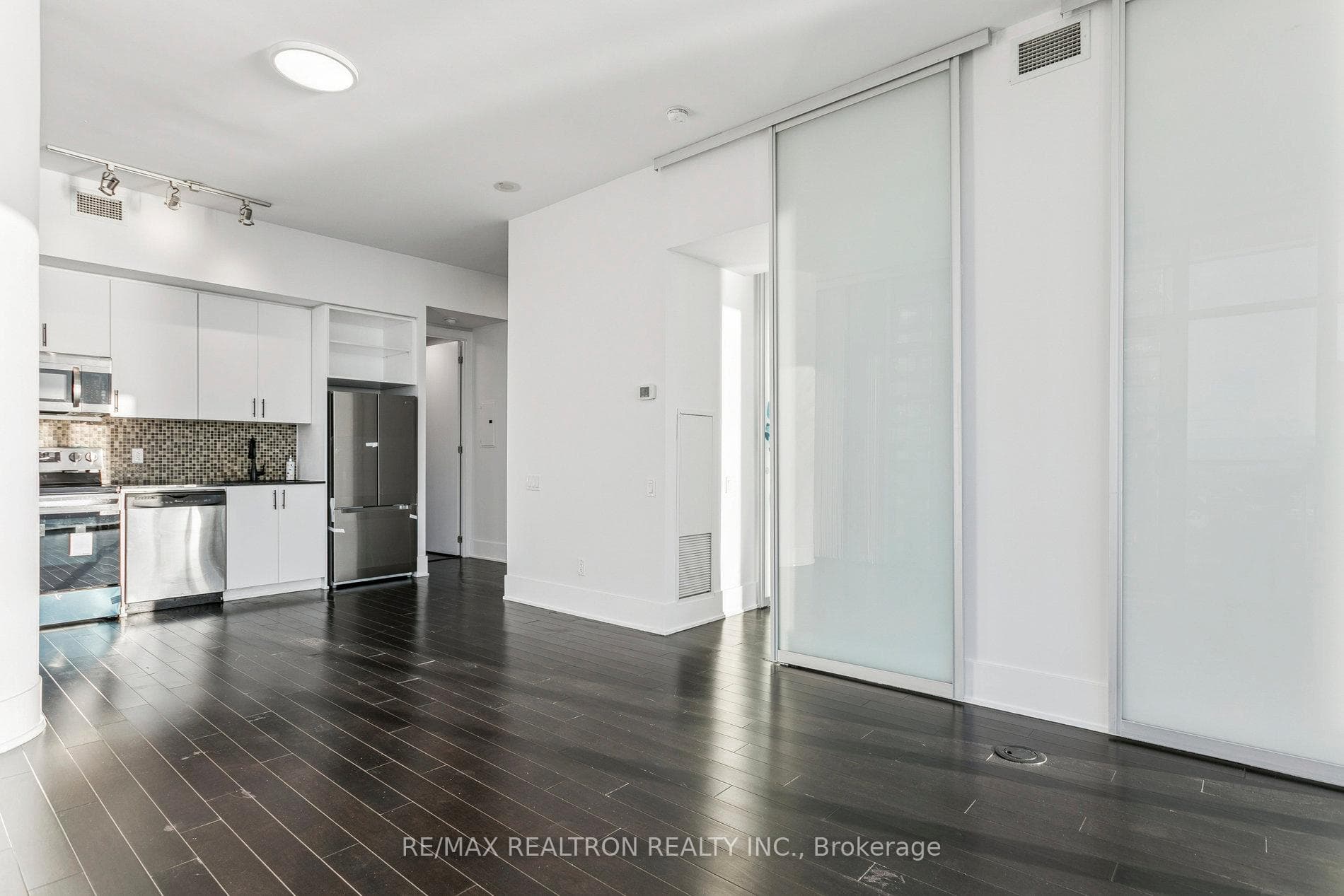 103 The Queensway N/A Unit 2805 photo 7