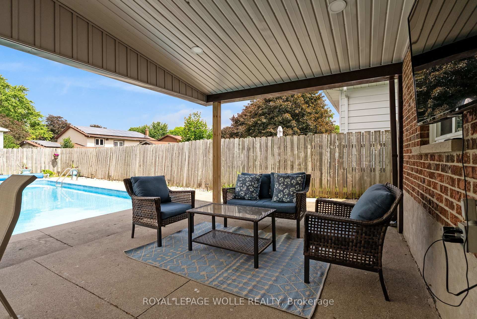 218 Arris Crescent photo 4