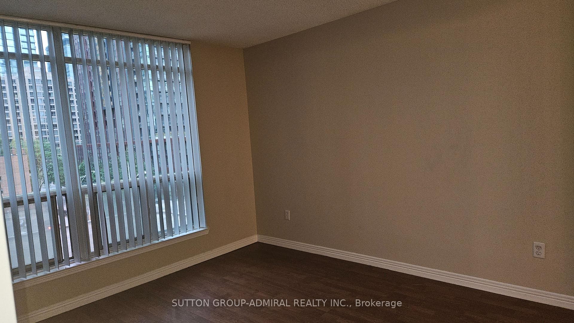 942 Yonge Street Unit 517 photo 13