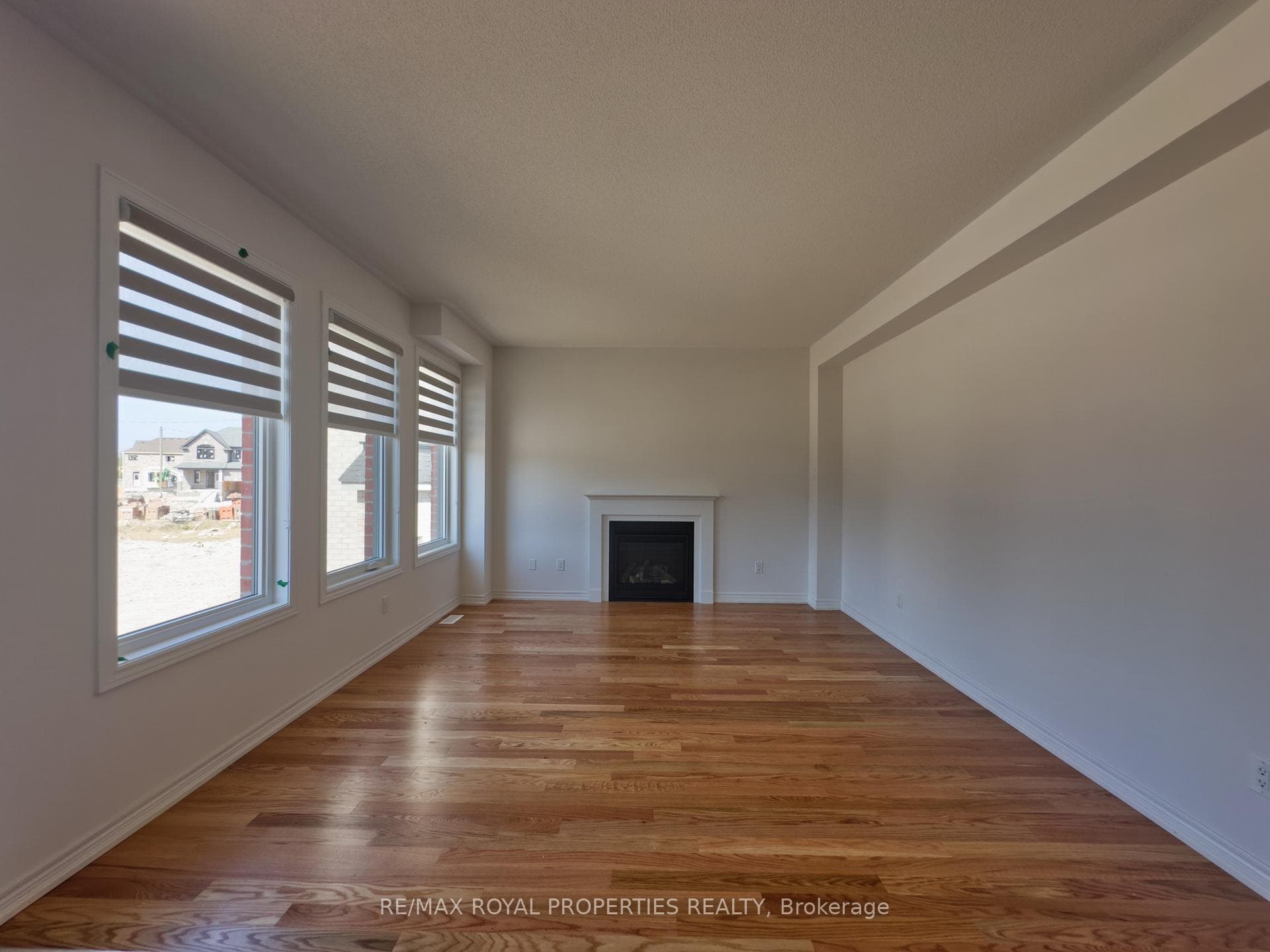 14 Wakefield Boulevard photo 11