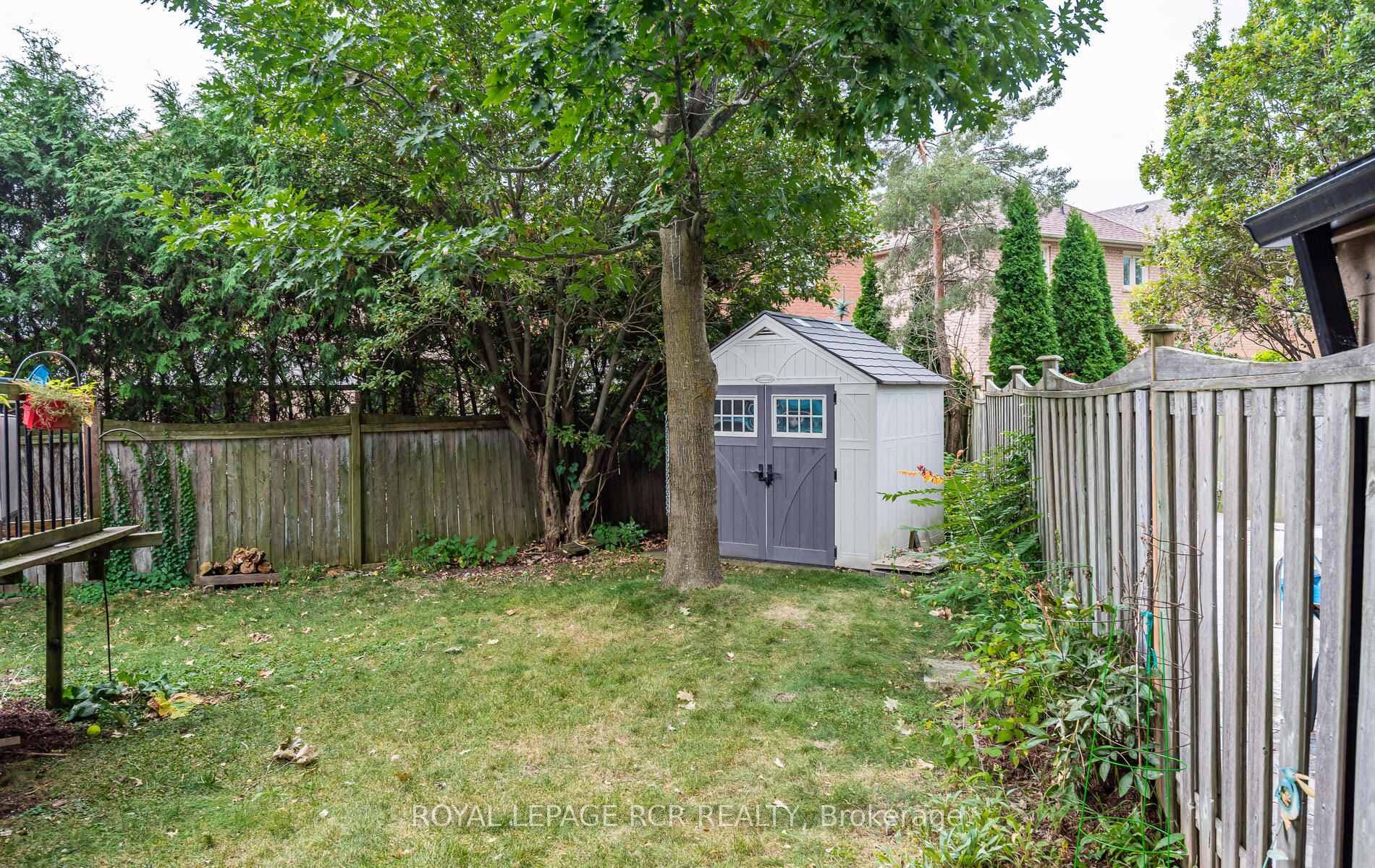 207 Surgeoner Crescent photo 37