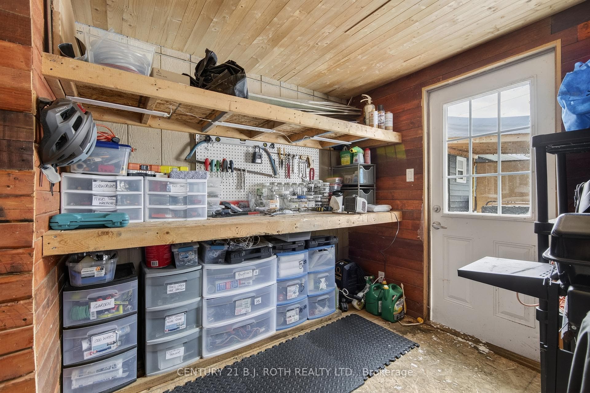 860 Adams Road photo 28