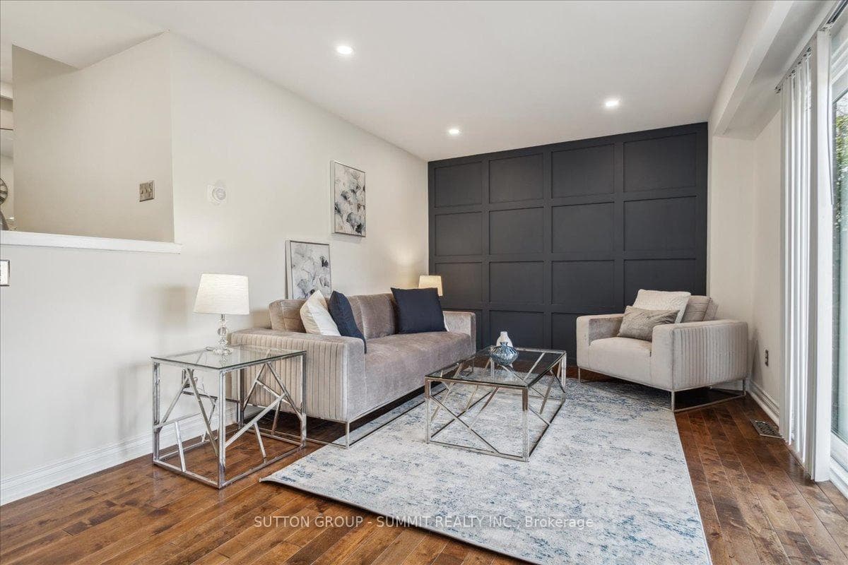 371 Bronte Street Unit 94 photo 2