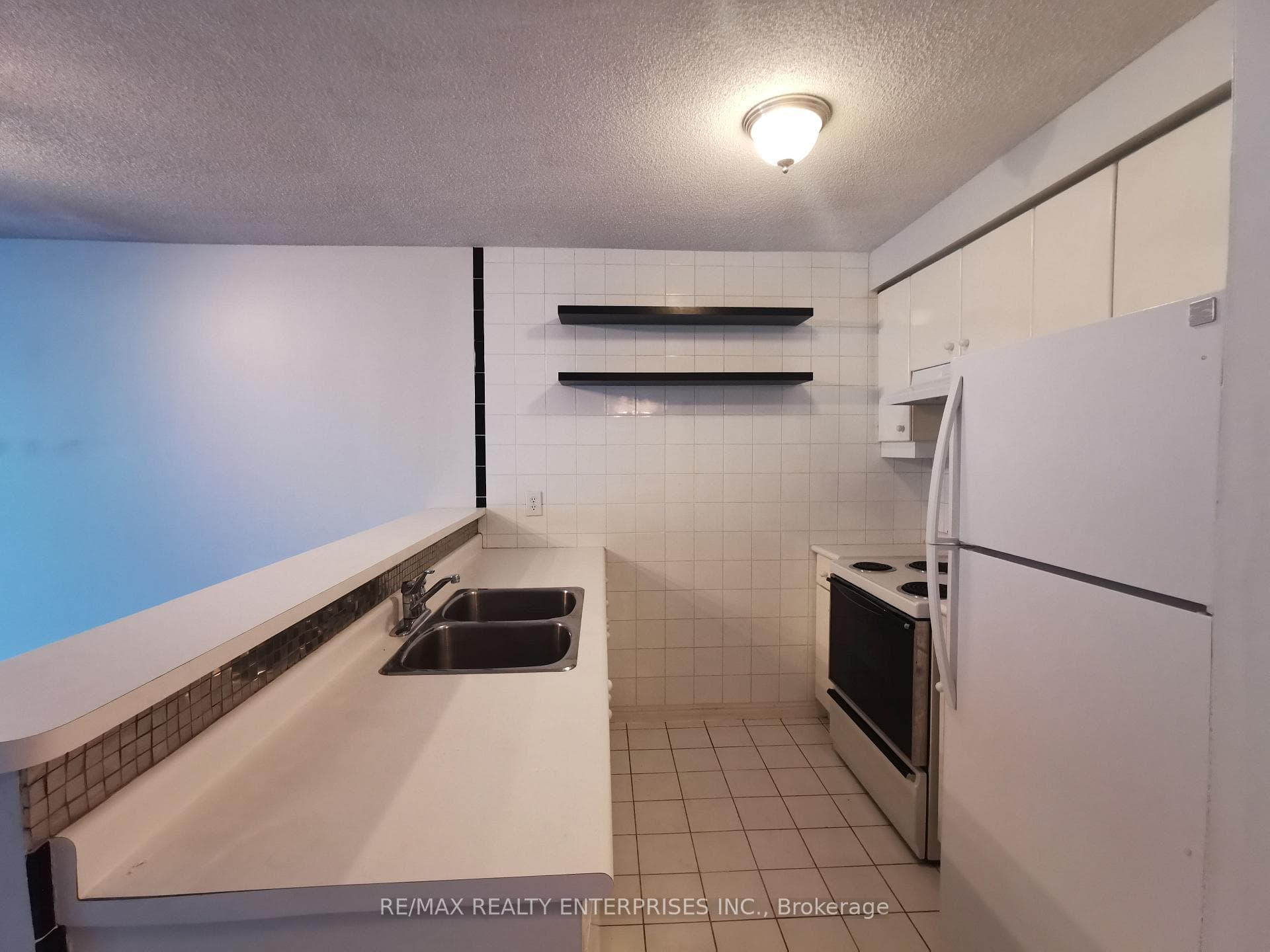 10 Queens Quay Unit 309 photo 3