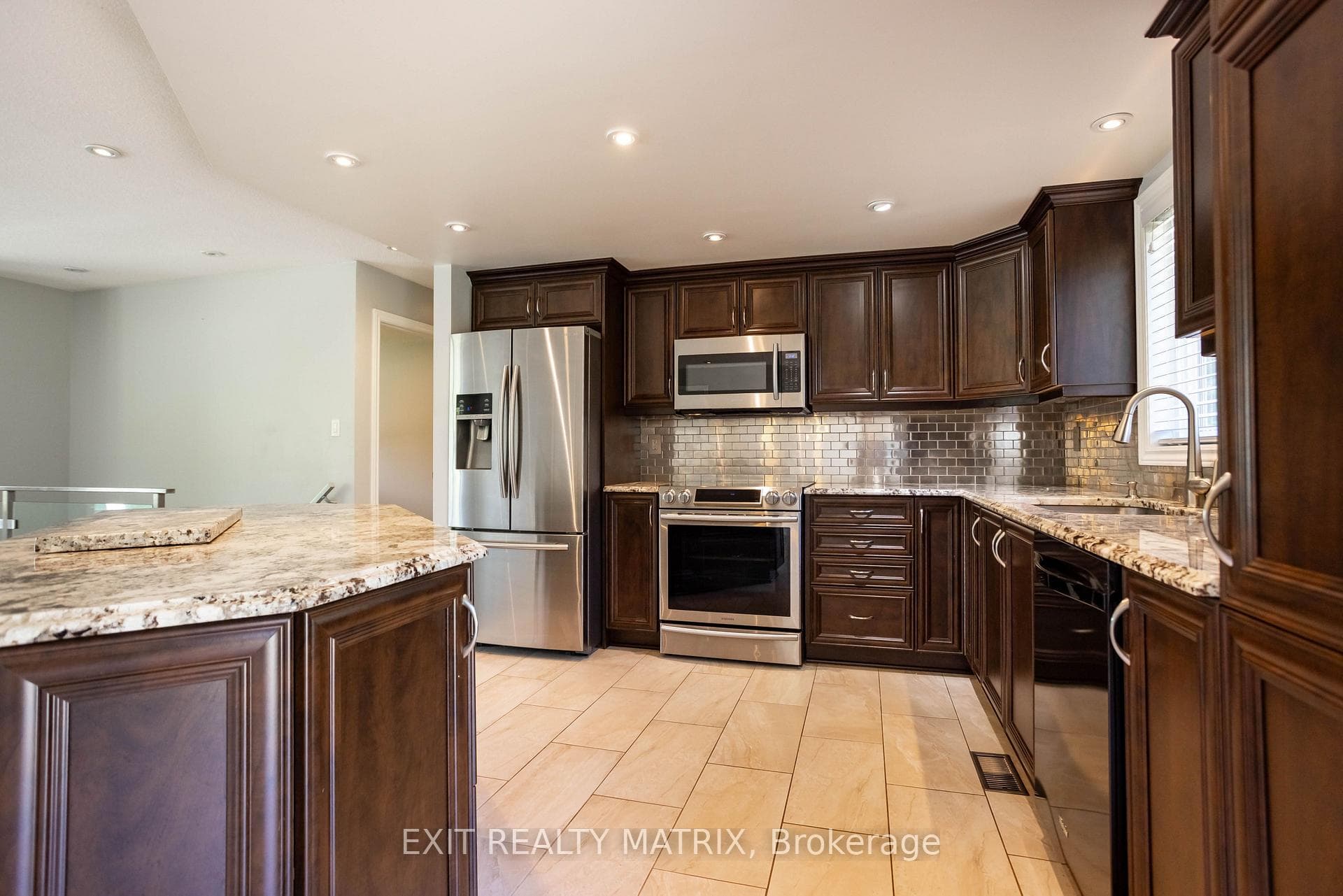 10 RALPH Street photo 15