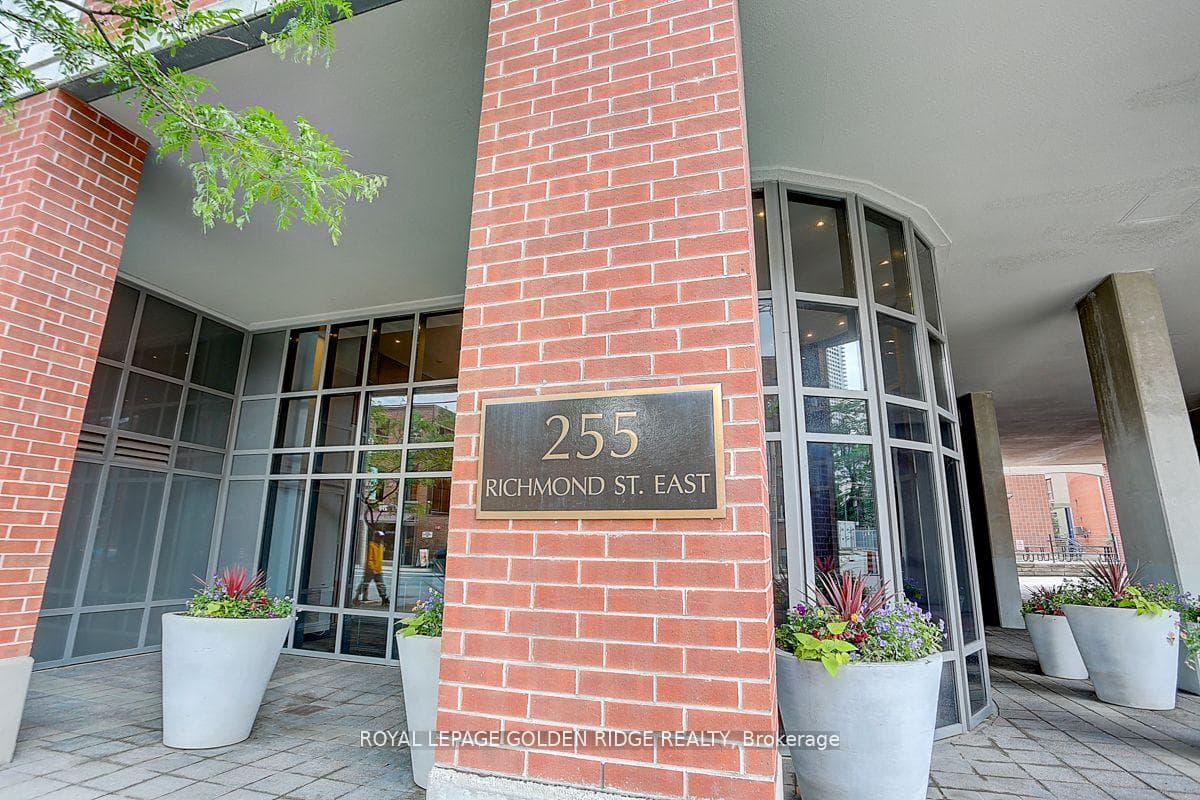 255 Richmond Street Unit PH11 photo 2