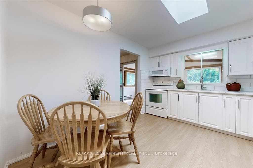 512 Scarlett Crescent photo 13