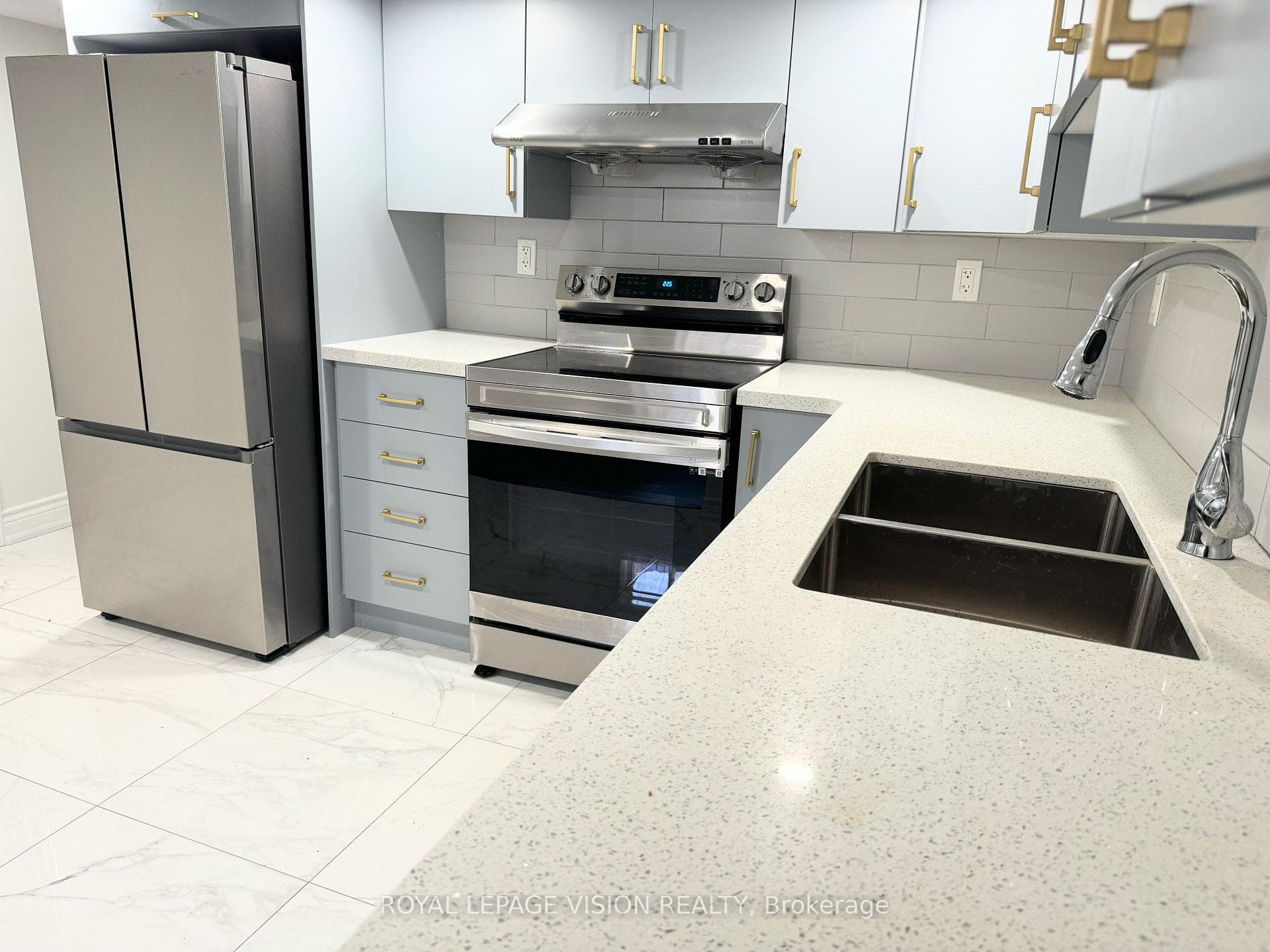 88 Wigmore Drive Unit Lower photo 3