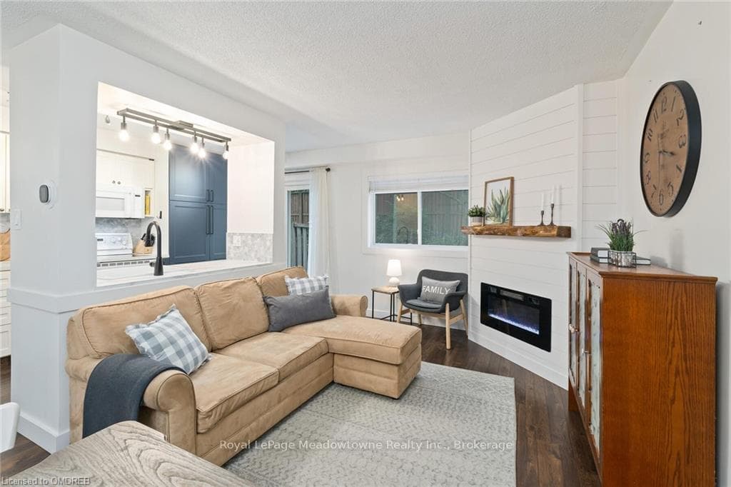 6 BEVERLY Lane photo 12