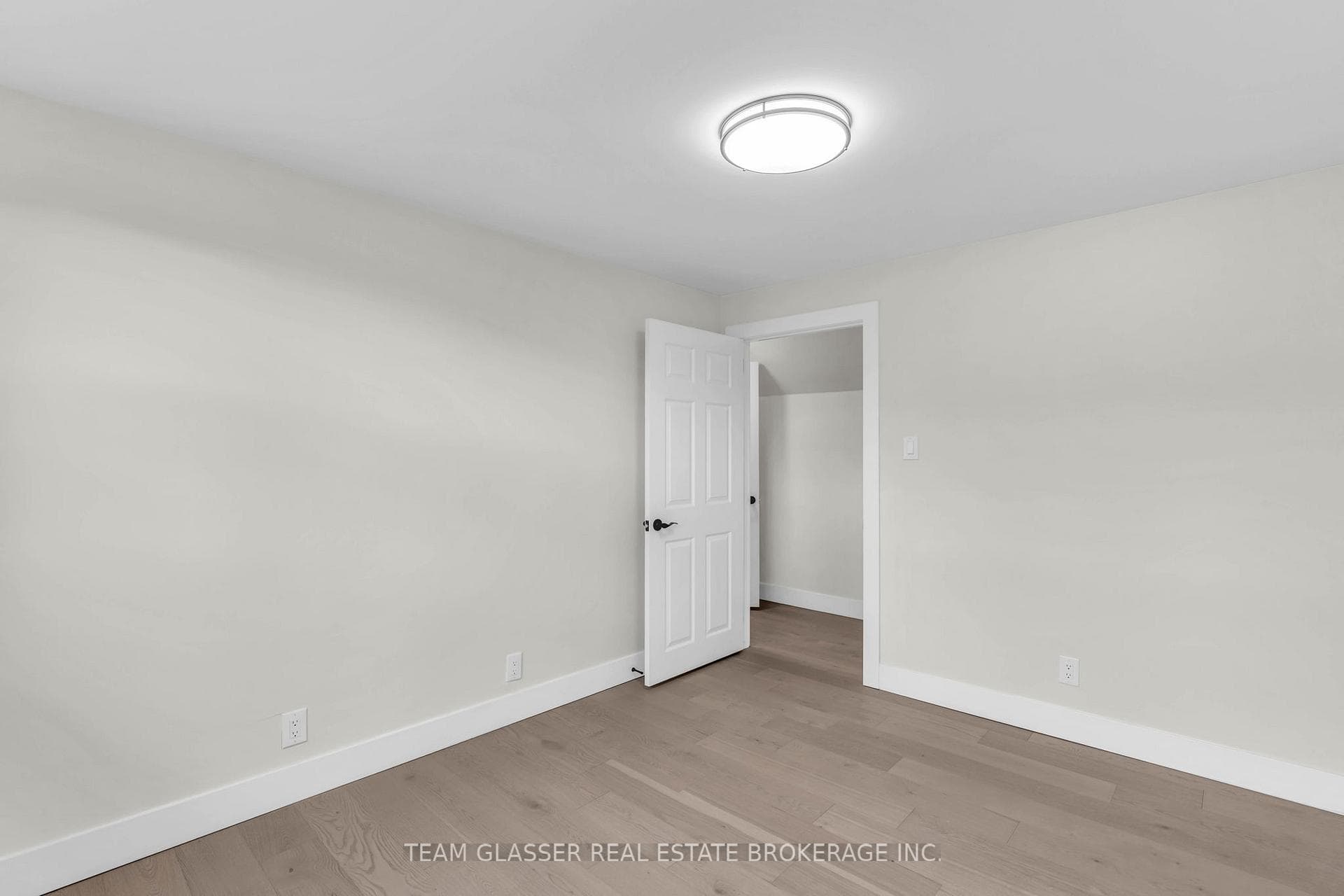 89 Elm Street photo 18