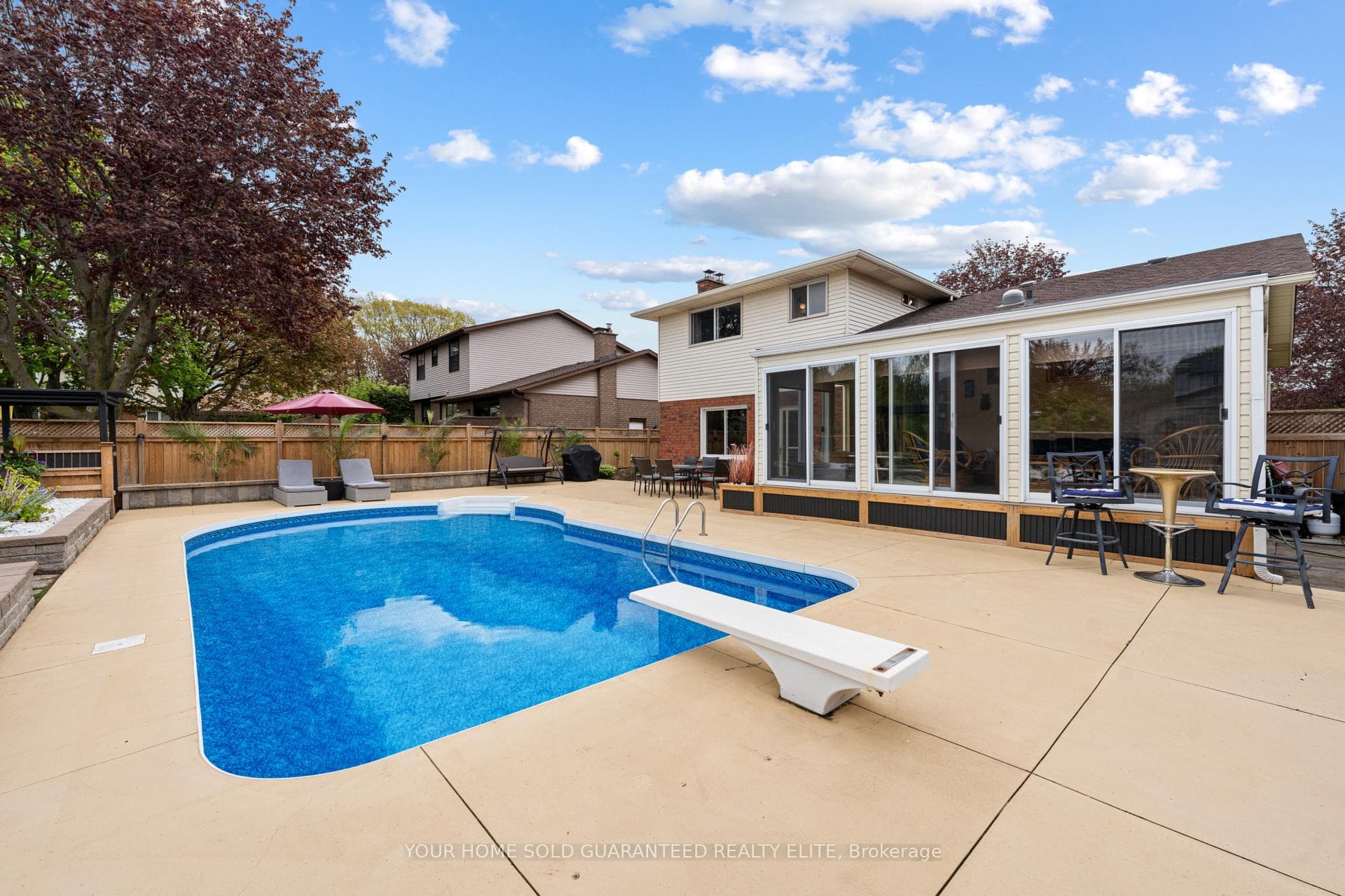 6 Margaret Avenue photo 28
