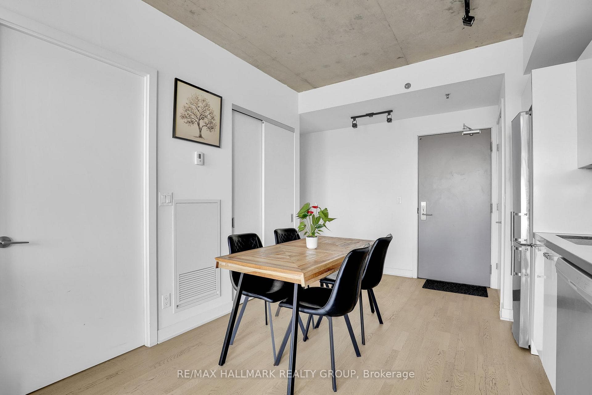 203 Catherine Street Unit 1204 photo 16