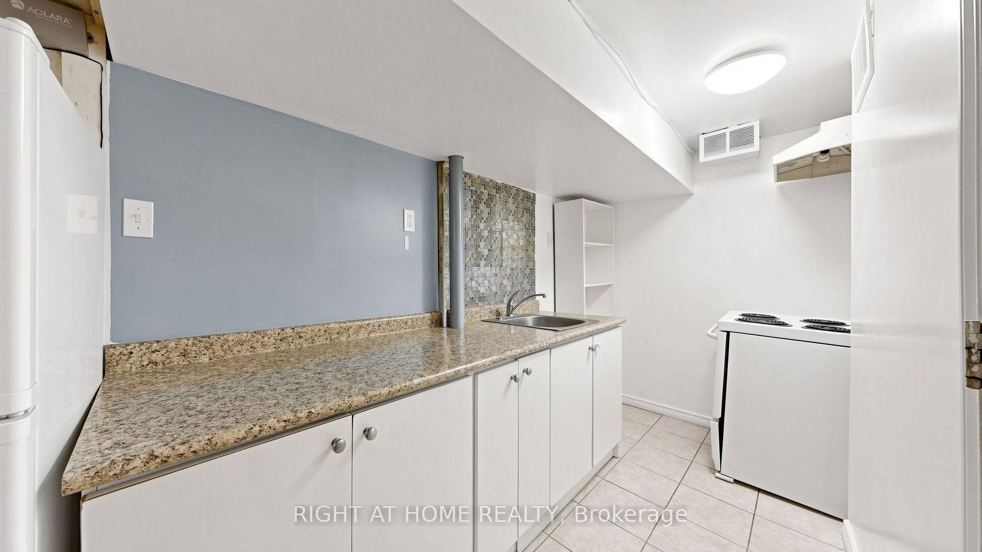 76 Fenside Drive photo 36