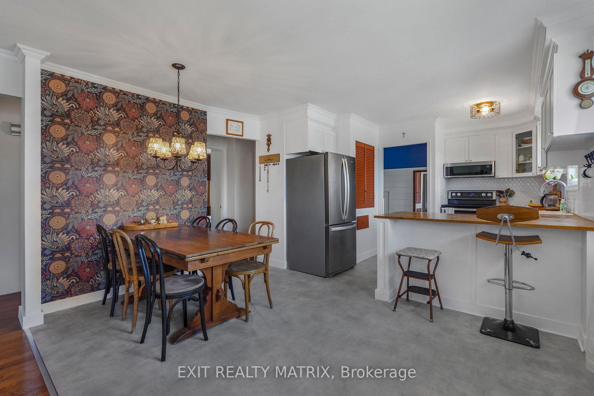509 Ghislain Street photo 6