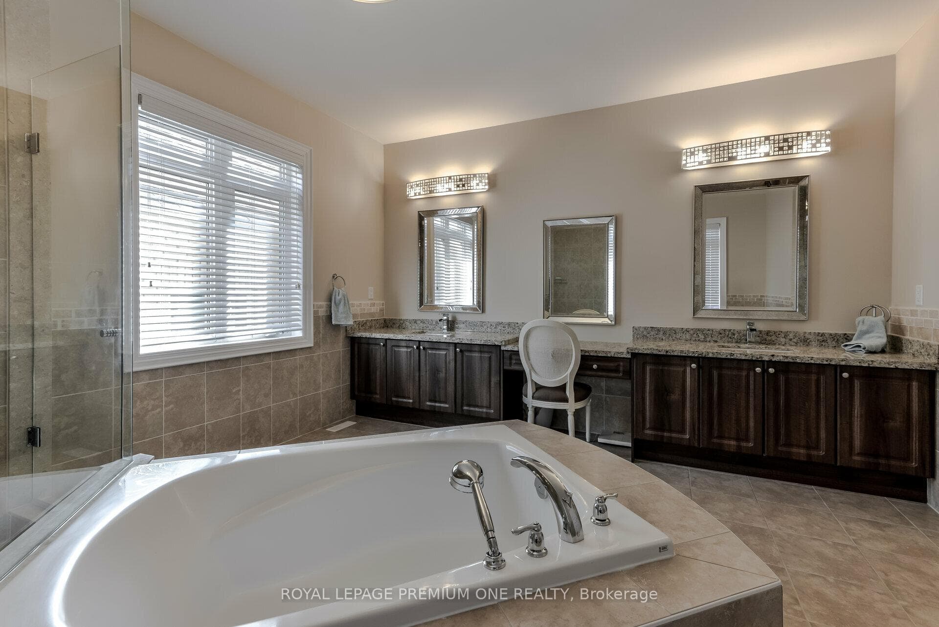 107 Headwind Boulevard photo 32