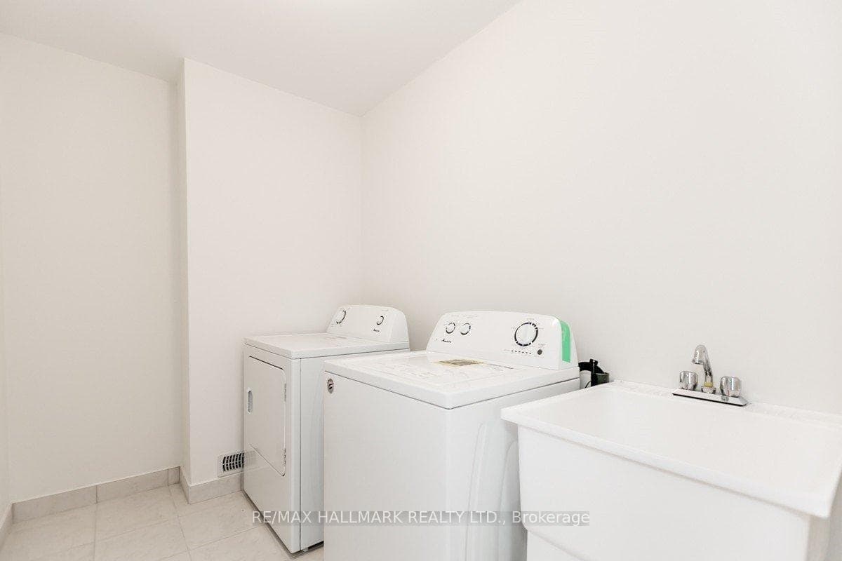 1689 Emberton Way photo 19
