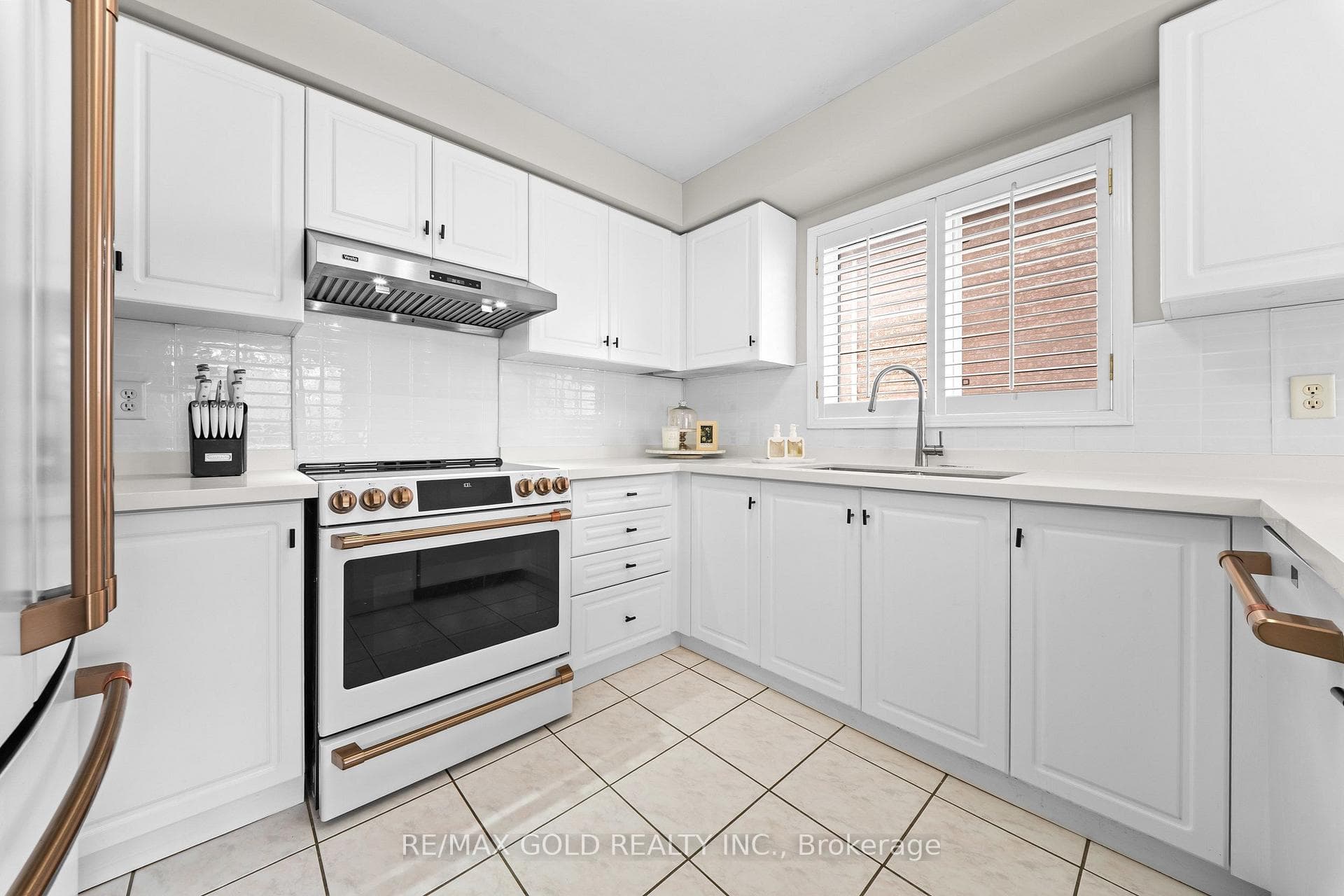 24 Fletchers Creek Boulevard photo 19