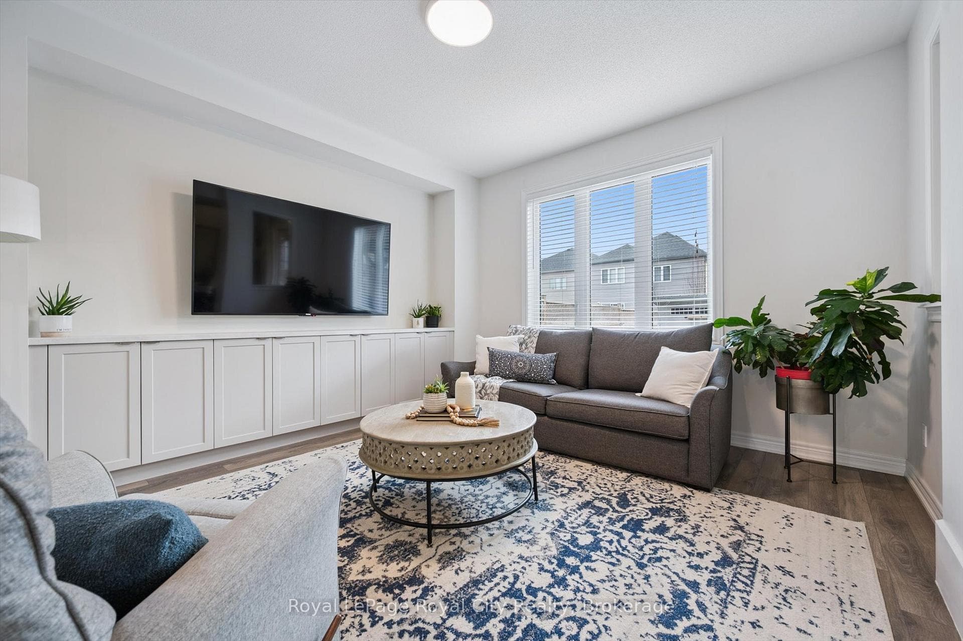 98 Kay Crescent photo 7
