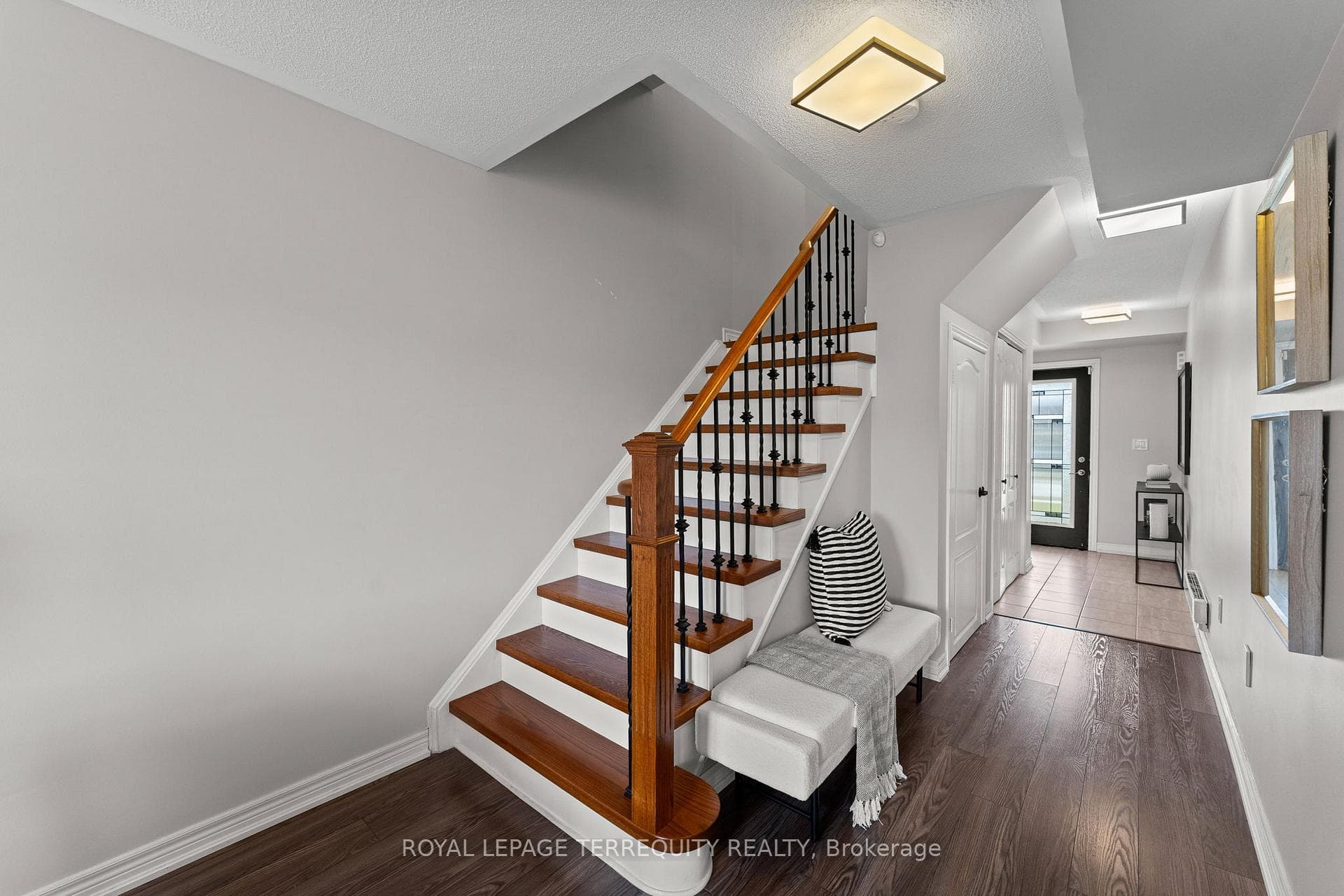 1779 Carousel Drive photo 5