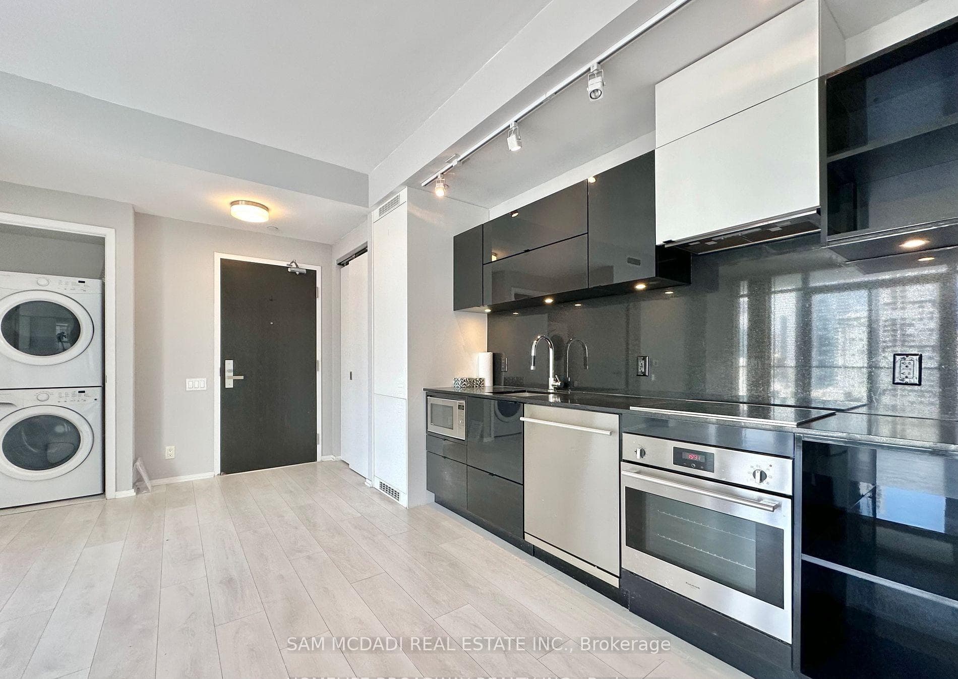 125 Peter Street Unit 2008 photo 11