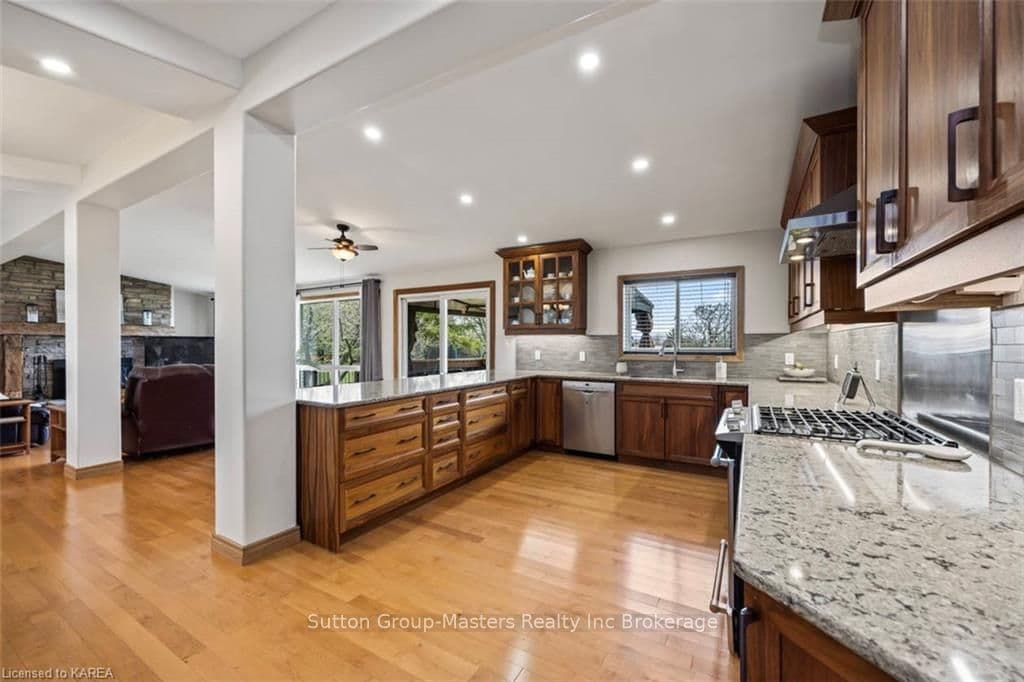 2353 MCIVOR Road photo 15