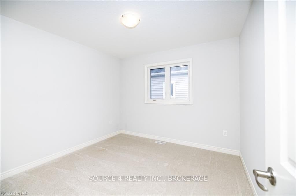 140 SUSAN Drive photo 25